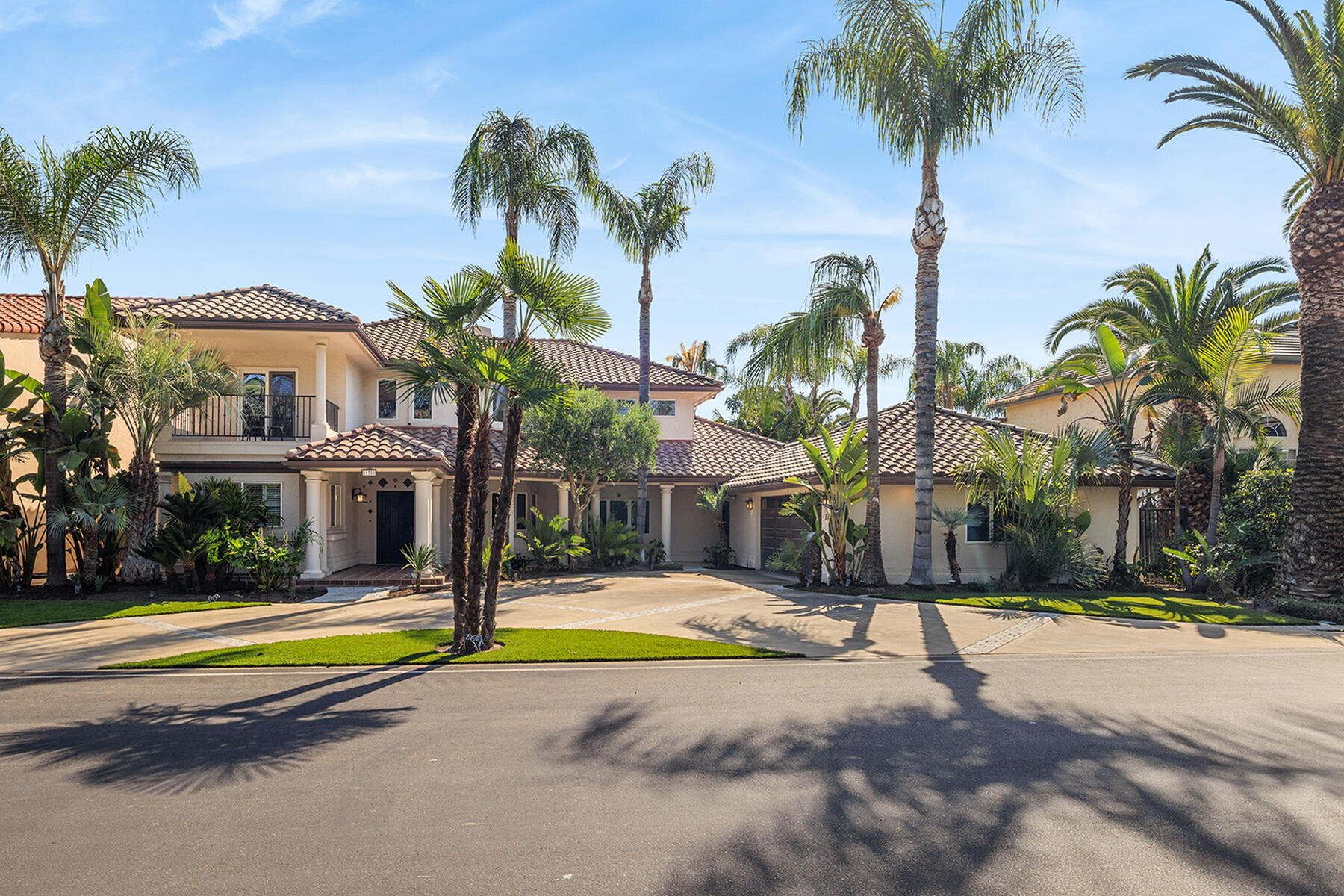 1700 N Roeben Dr, Visalia, CA 93291