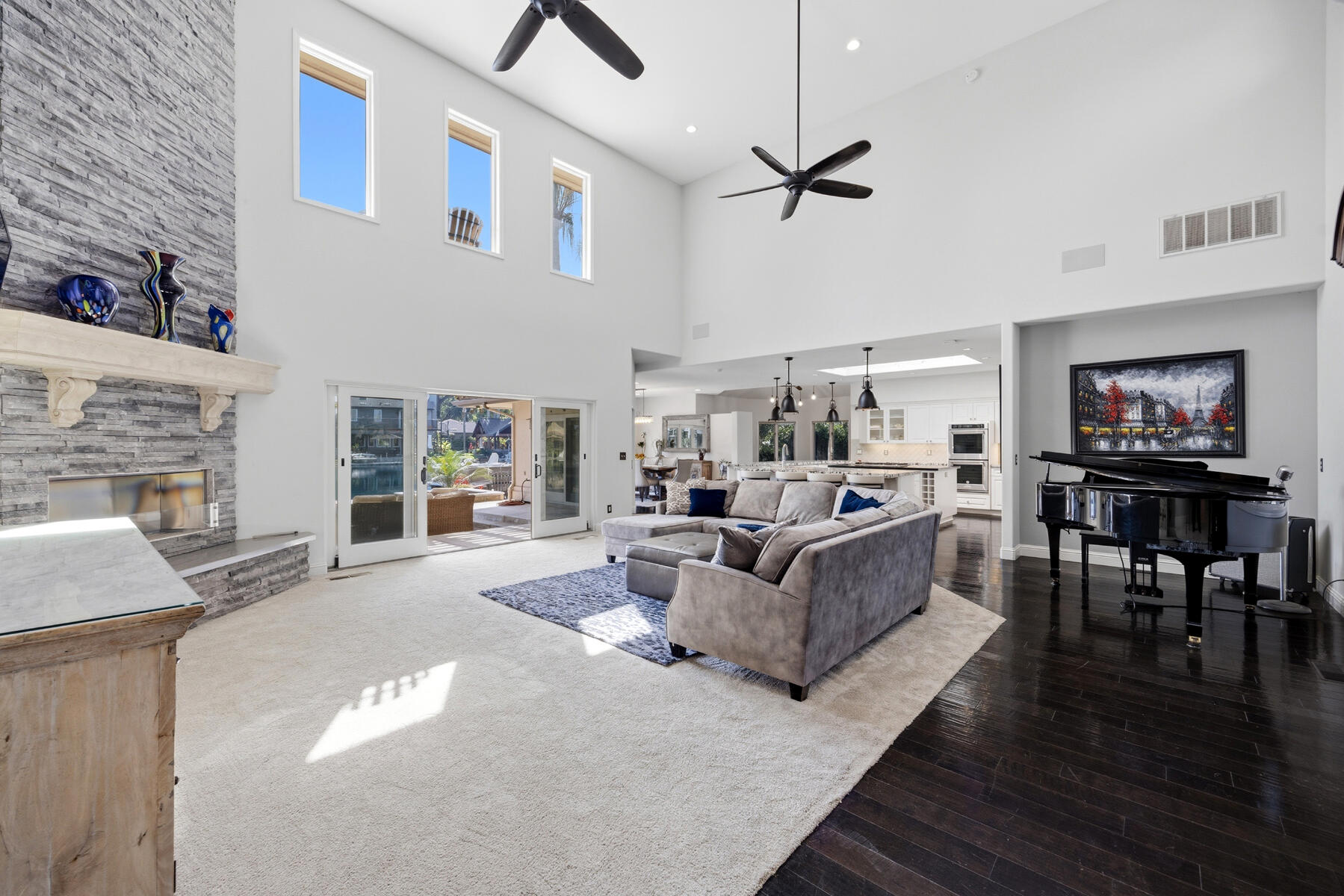 1700 N Roeben Dr, Visalia, CA 93291