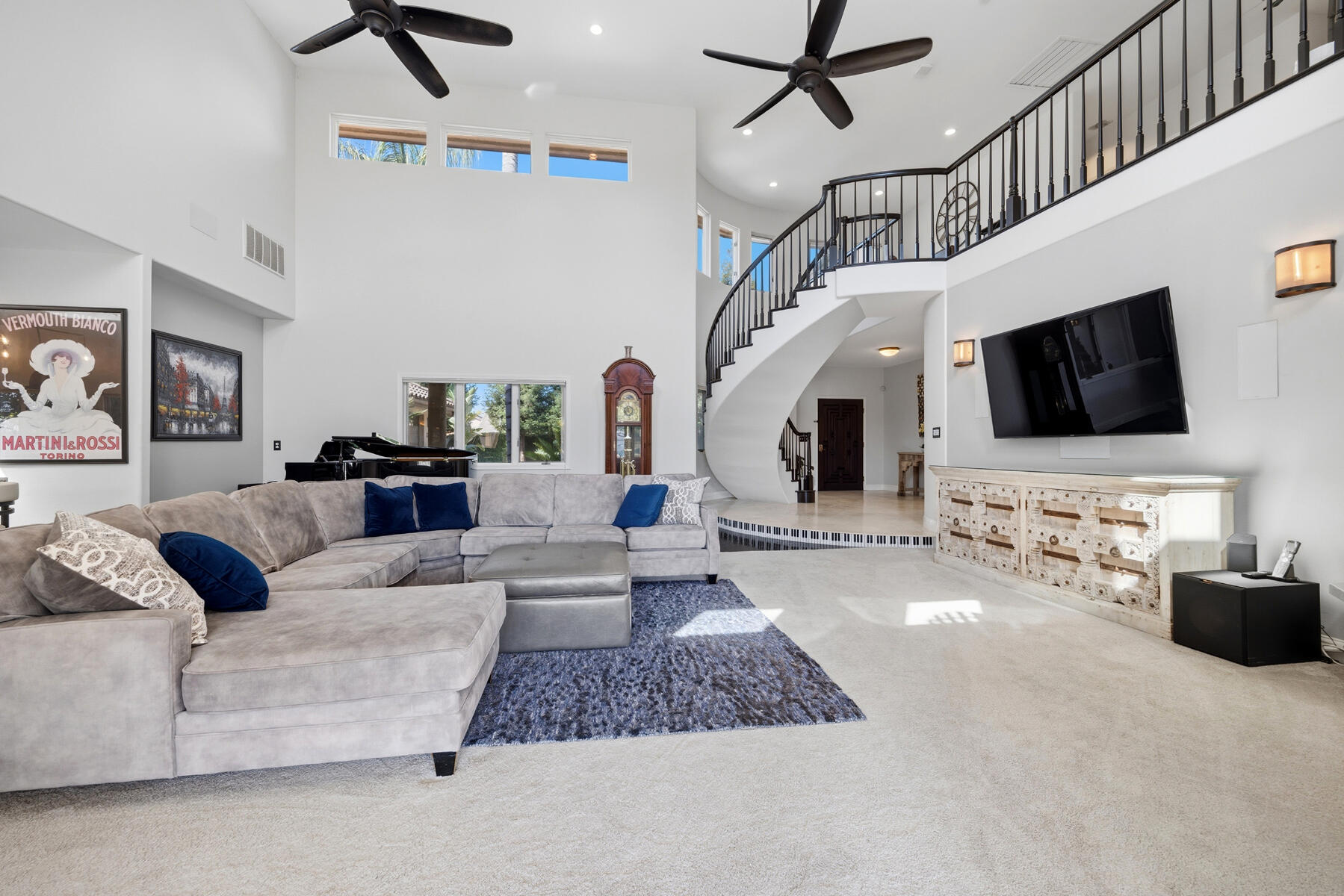 1700 N Roeben Dr, Visalia, CA 93291