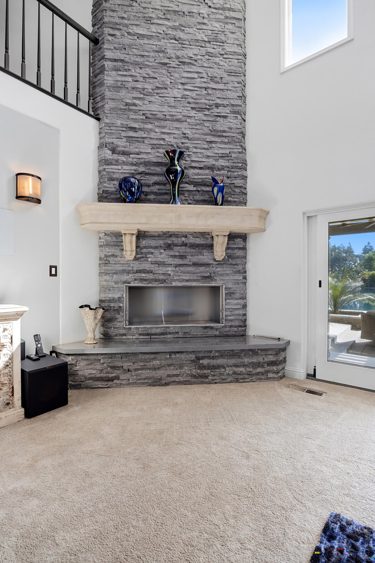 1700 N Roeben Dr, Visalia, CA 93291