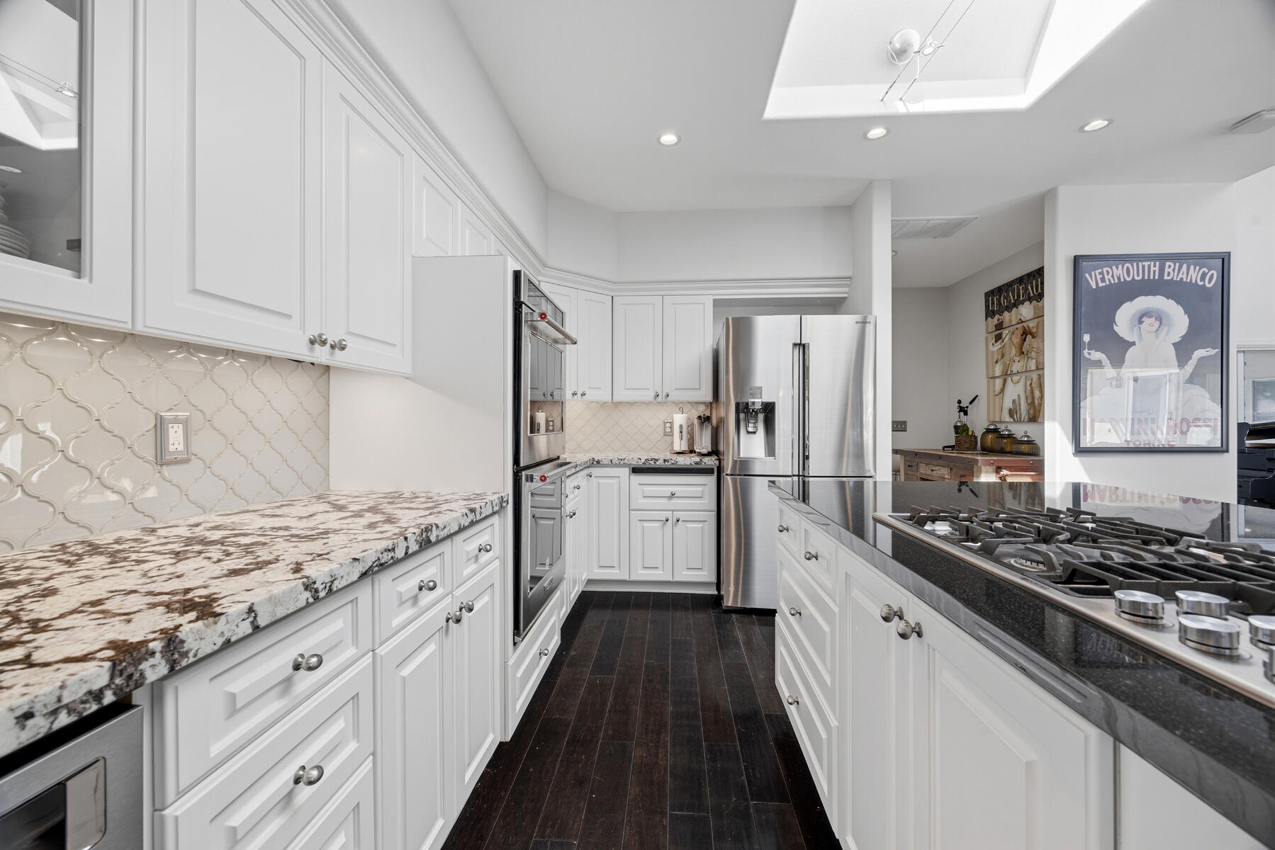 1700 N Roeben Dr, Visalia, CA 93291