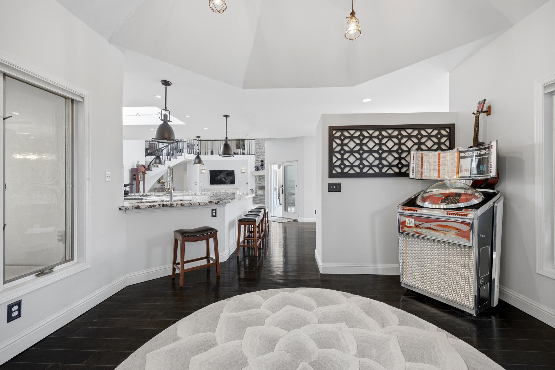 1700 N Roeben Dr, Visalia, CA 93291