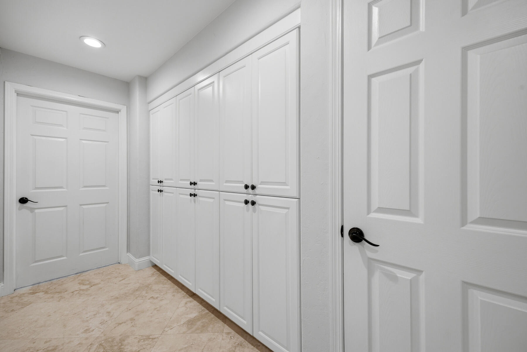 1700 N Roeben Dr, Visalia, CA 93291