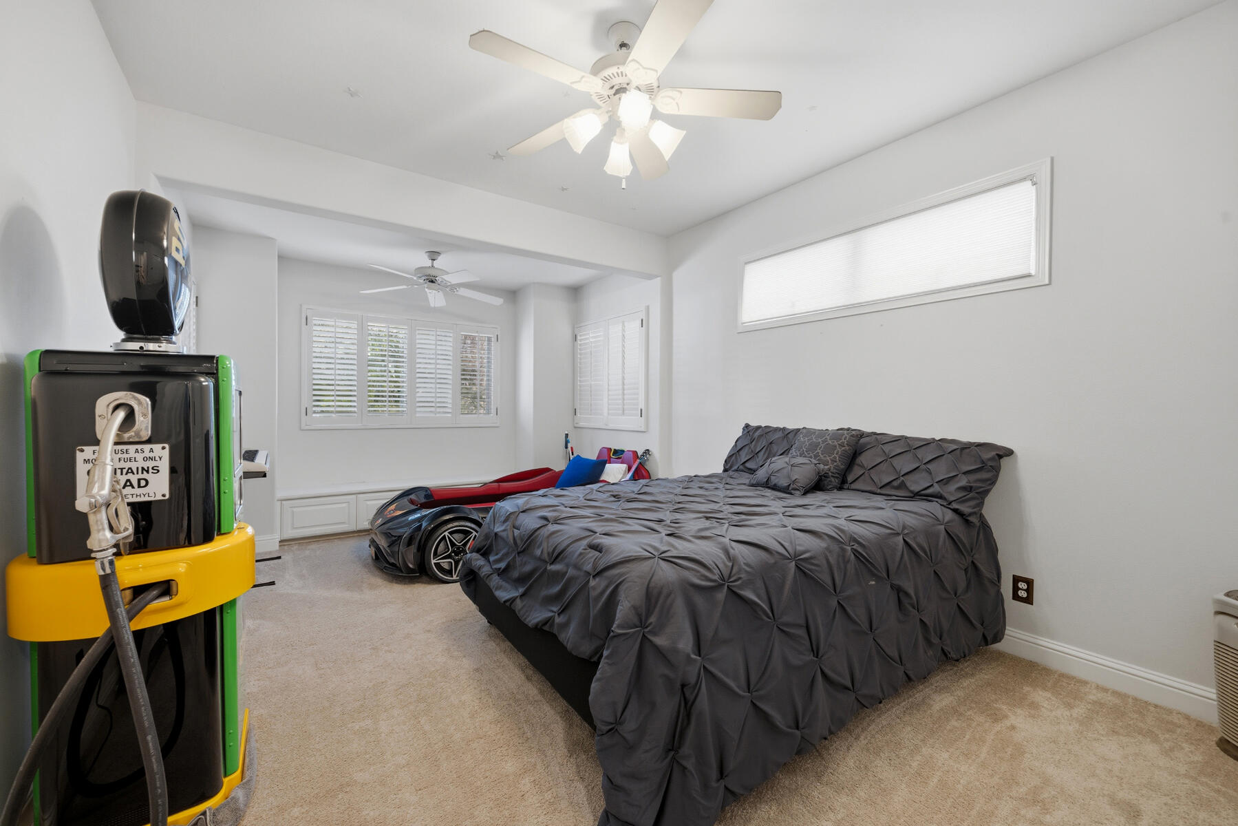 1700 N Roeben Dr, Visalia, CA 93291