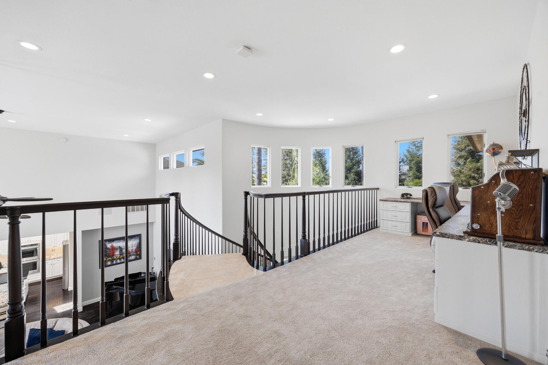 1700 N Roeben Dr, Visalia, CA 93291