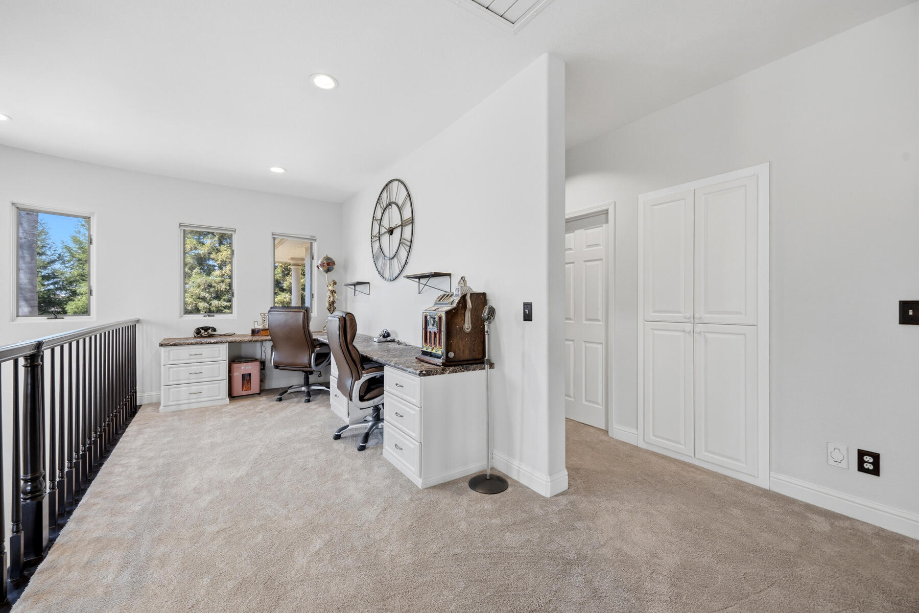 1700 N Roeben Dr, Visalia, CA 93291