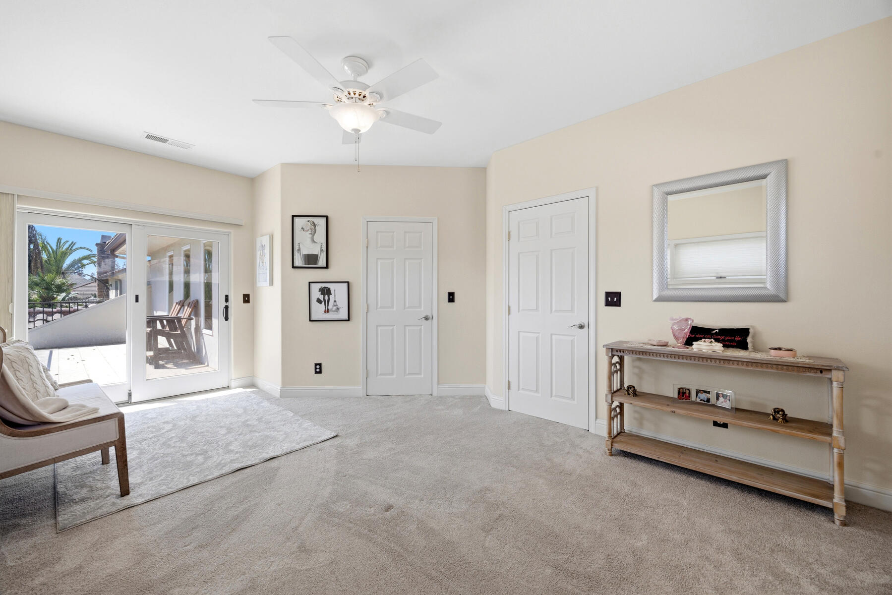 1700 N Roeben Dr, Visalia, CA 93291