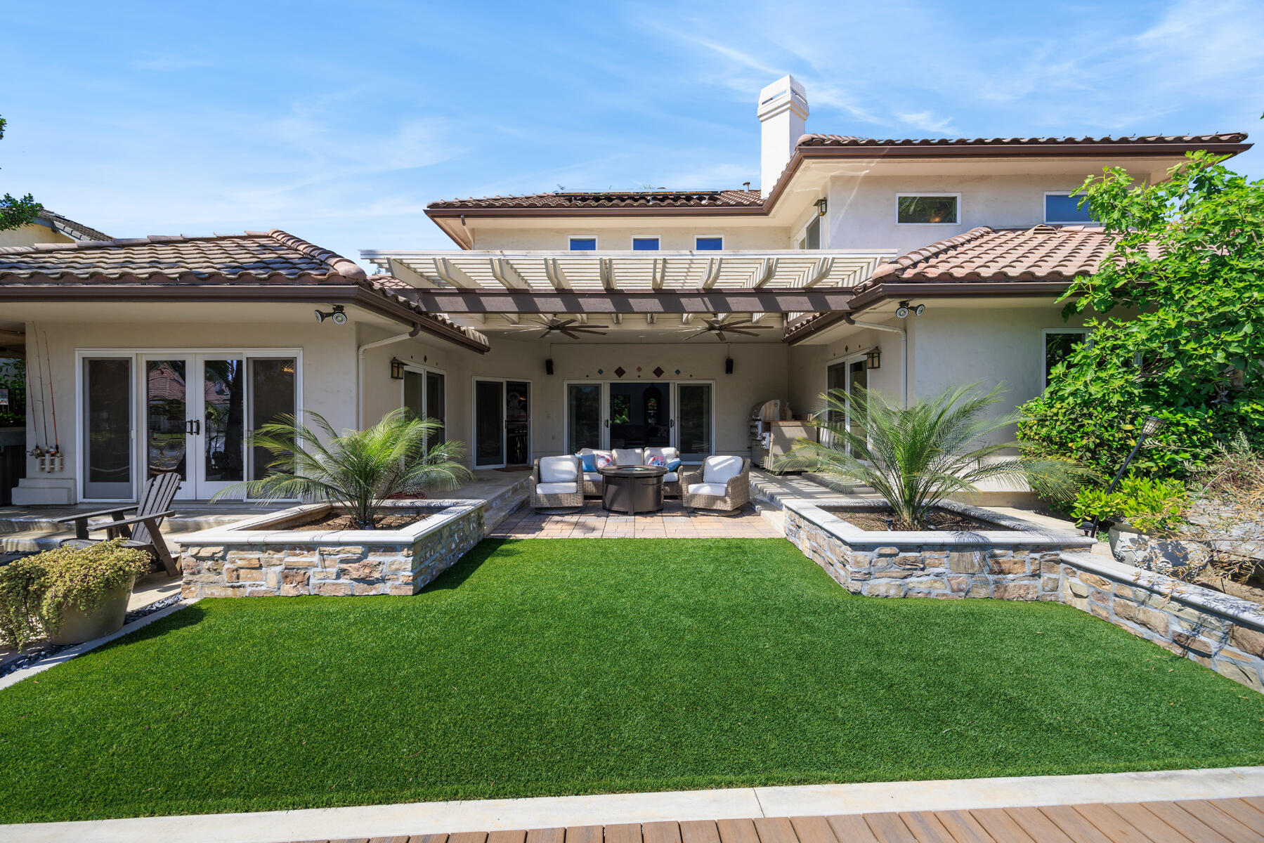 1700 N Roeben Dr, Visalia, CA 93291