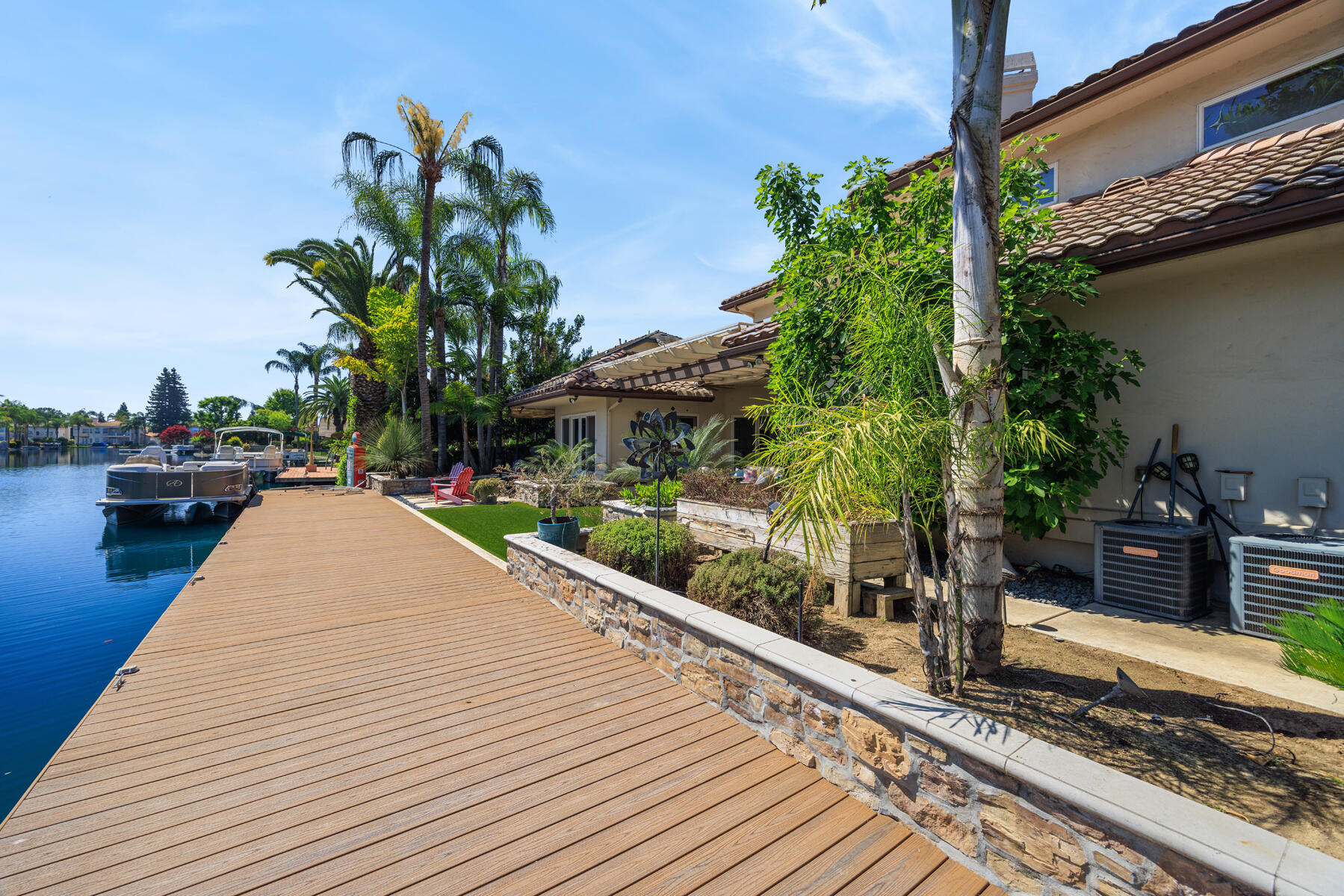 1700 N Roeben Dr, Visalia, CA 93291