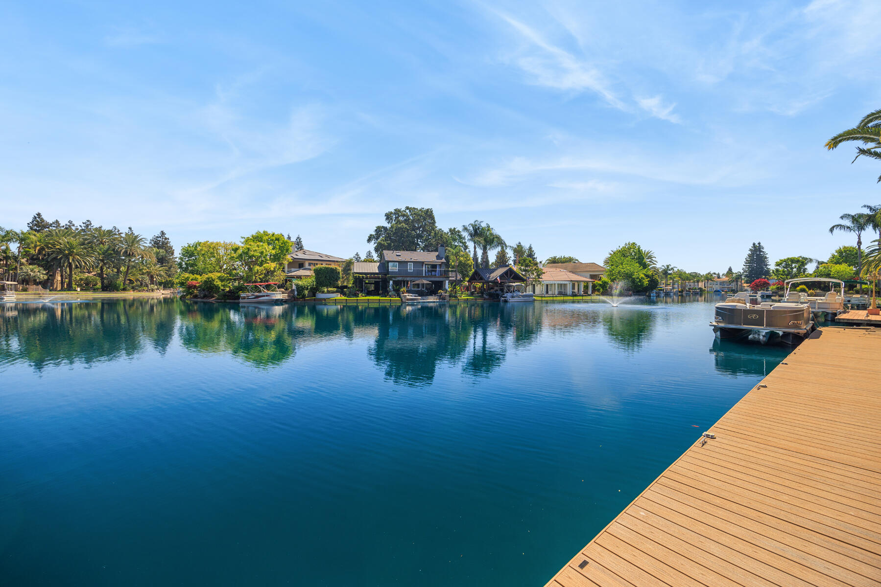 1700 N Roeben Dr, Visalia, CA 93291