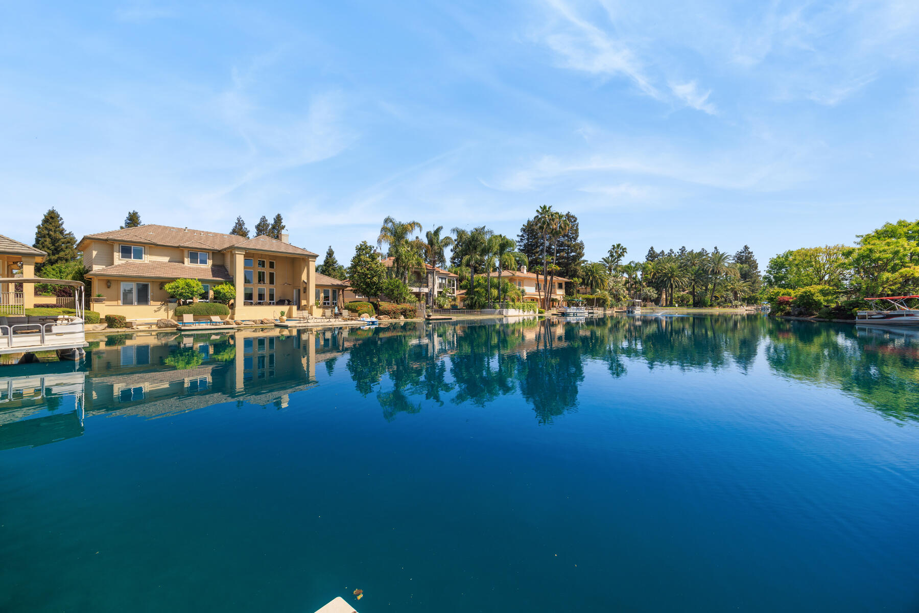 1700 N Roeben Dr, Visalia, CA 93291