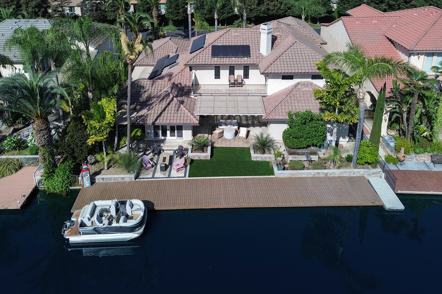 1700 N Roeben Dr, Visalia, CA 93291