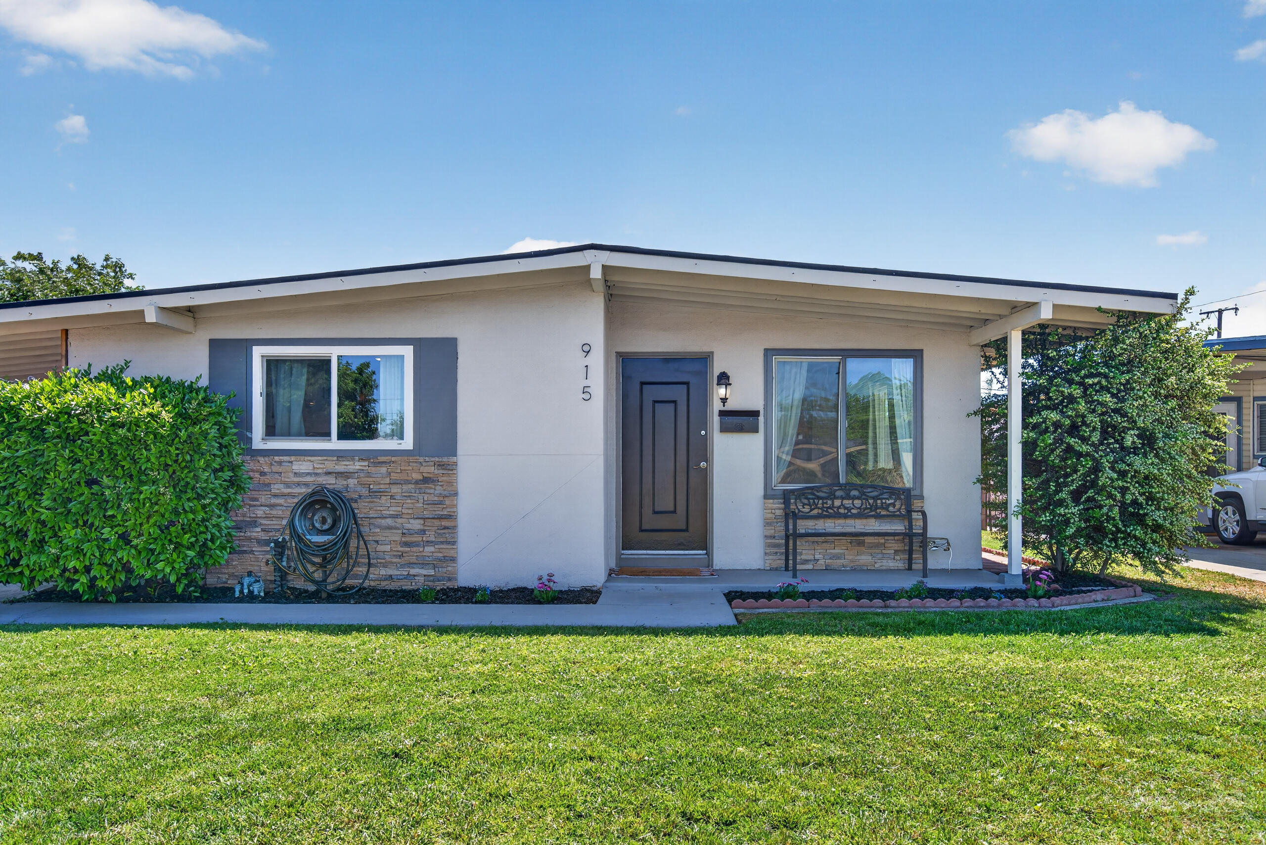 915 Neville St, Hanford, CA 93230