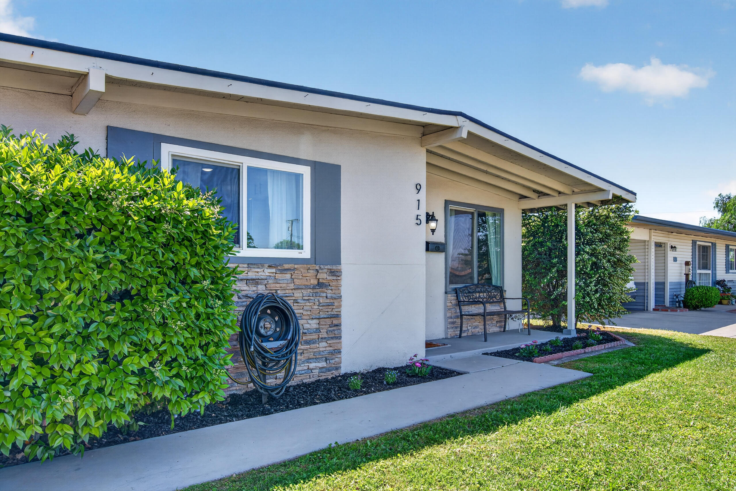 915 Neville St, Hanford, CA 93230