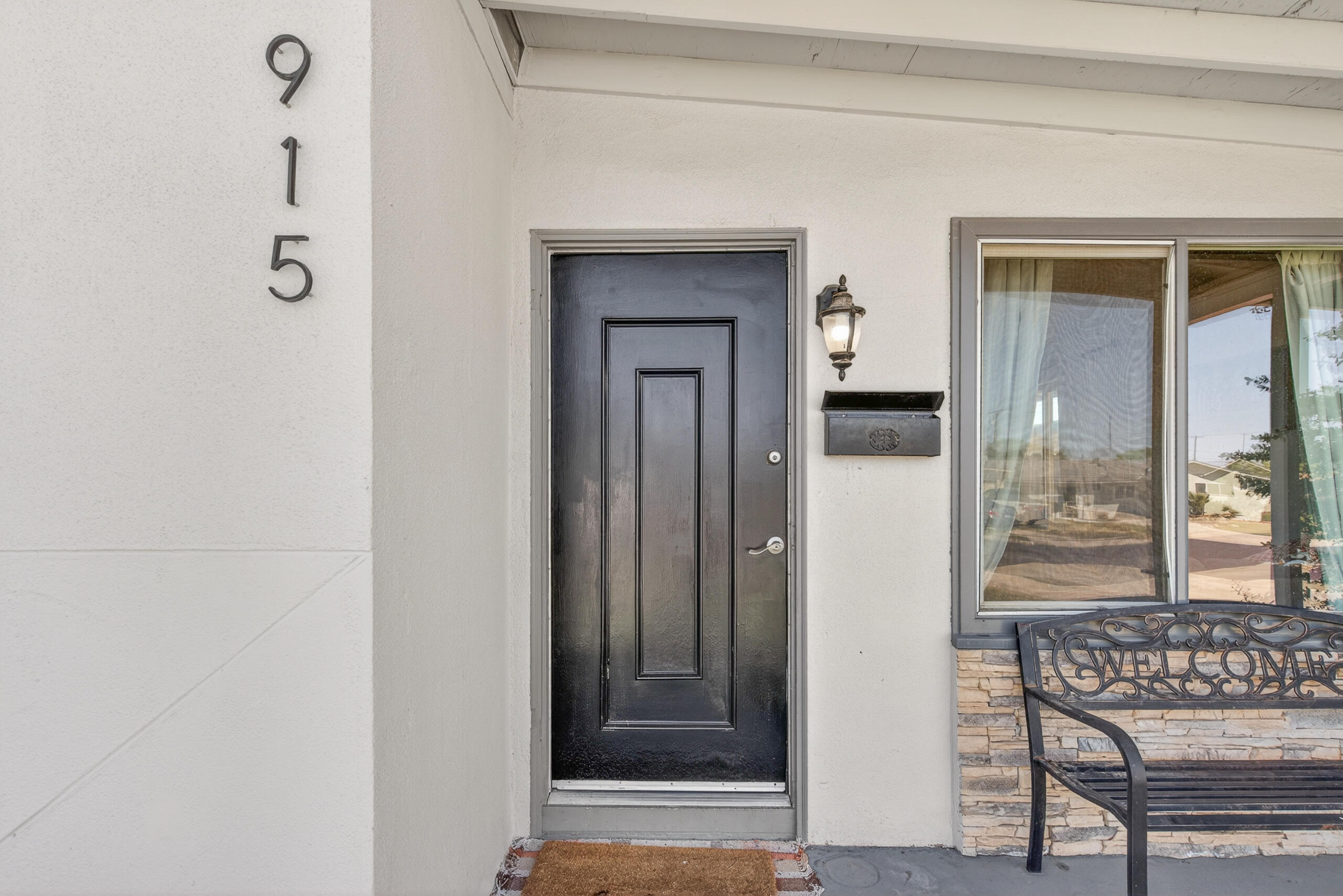 915 Neville St, Hanford, CA 93230