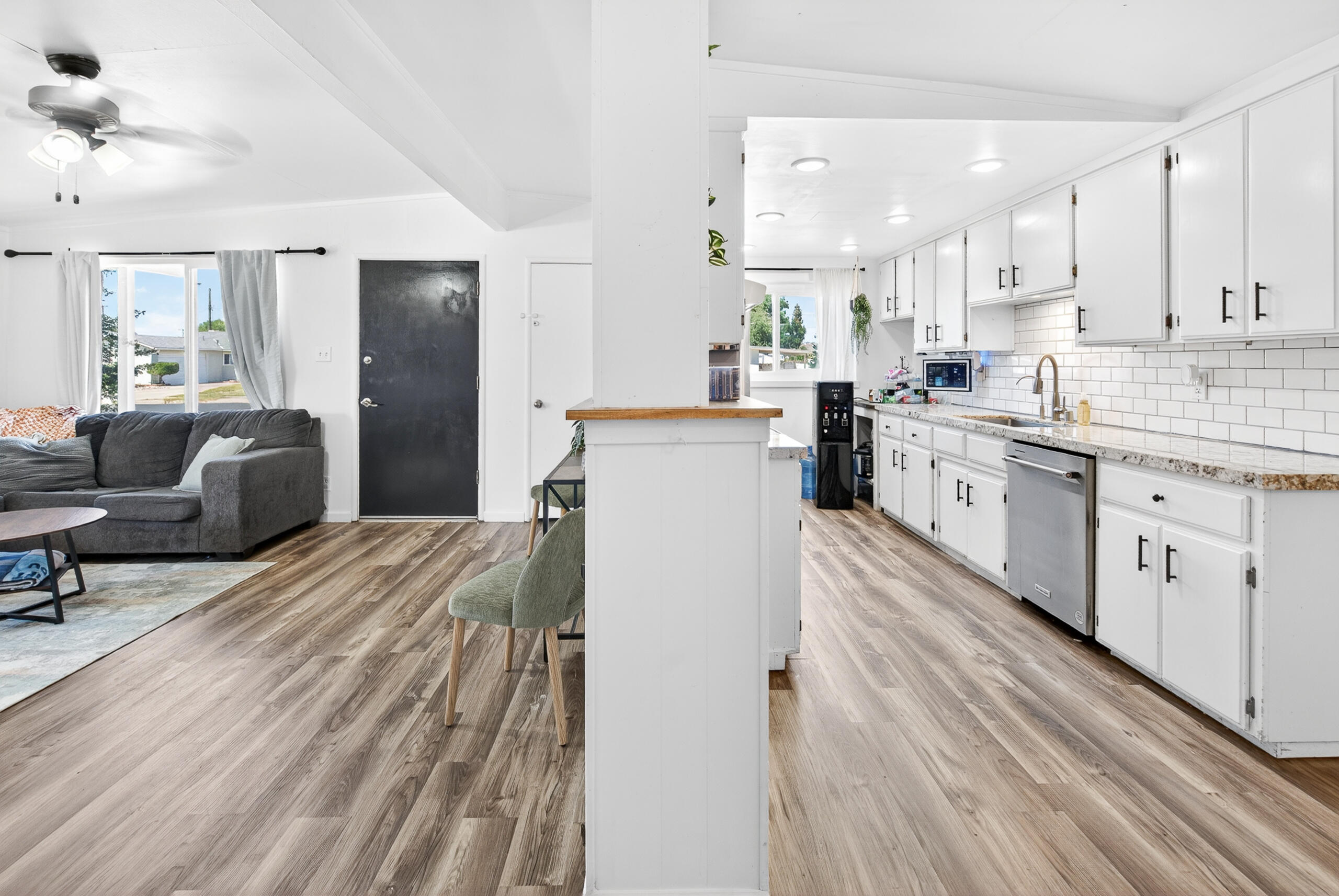 915 Neville St, Hanford, CA 93230