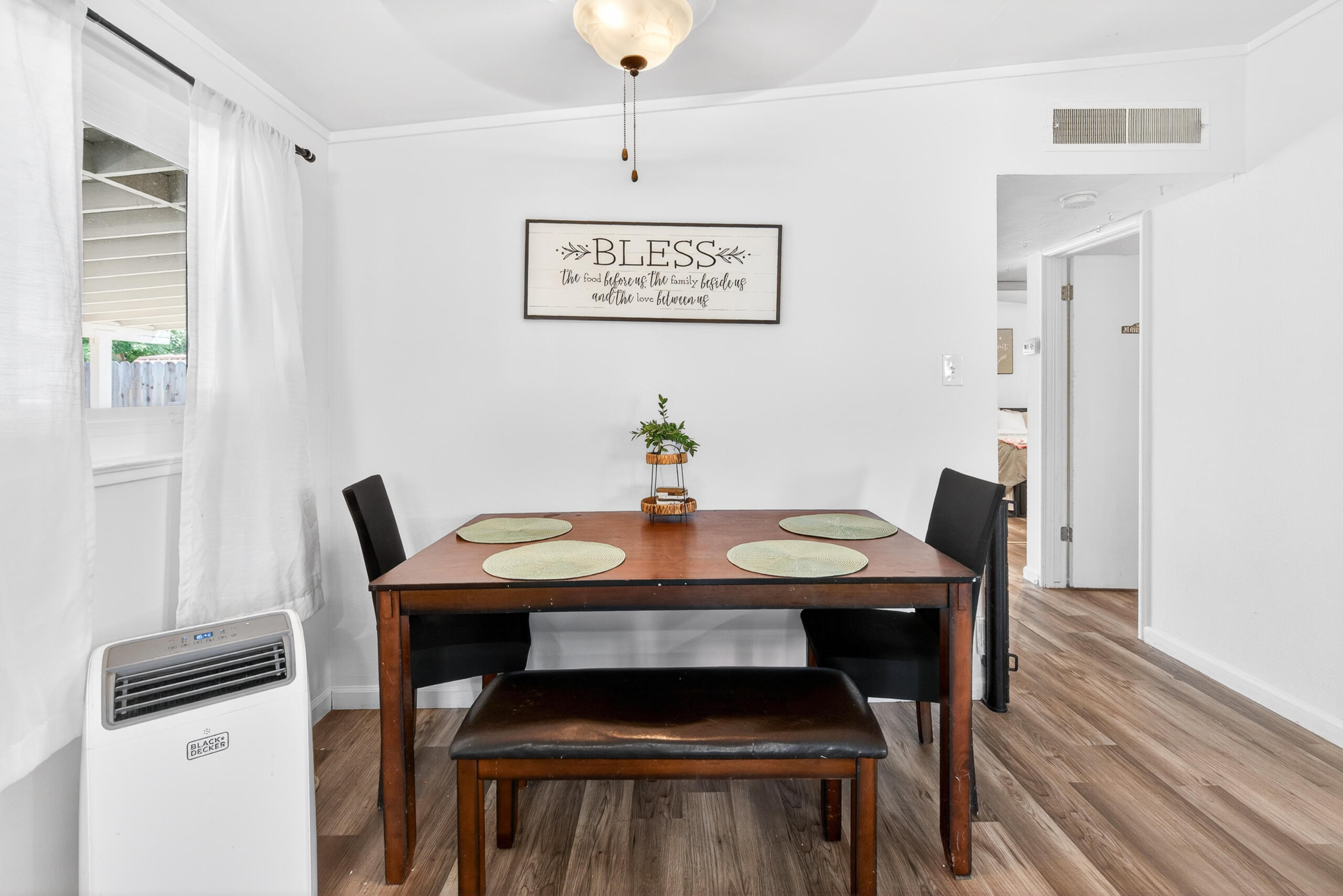 915 Neville St, Hanford, CA 93230