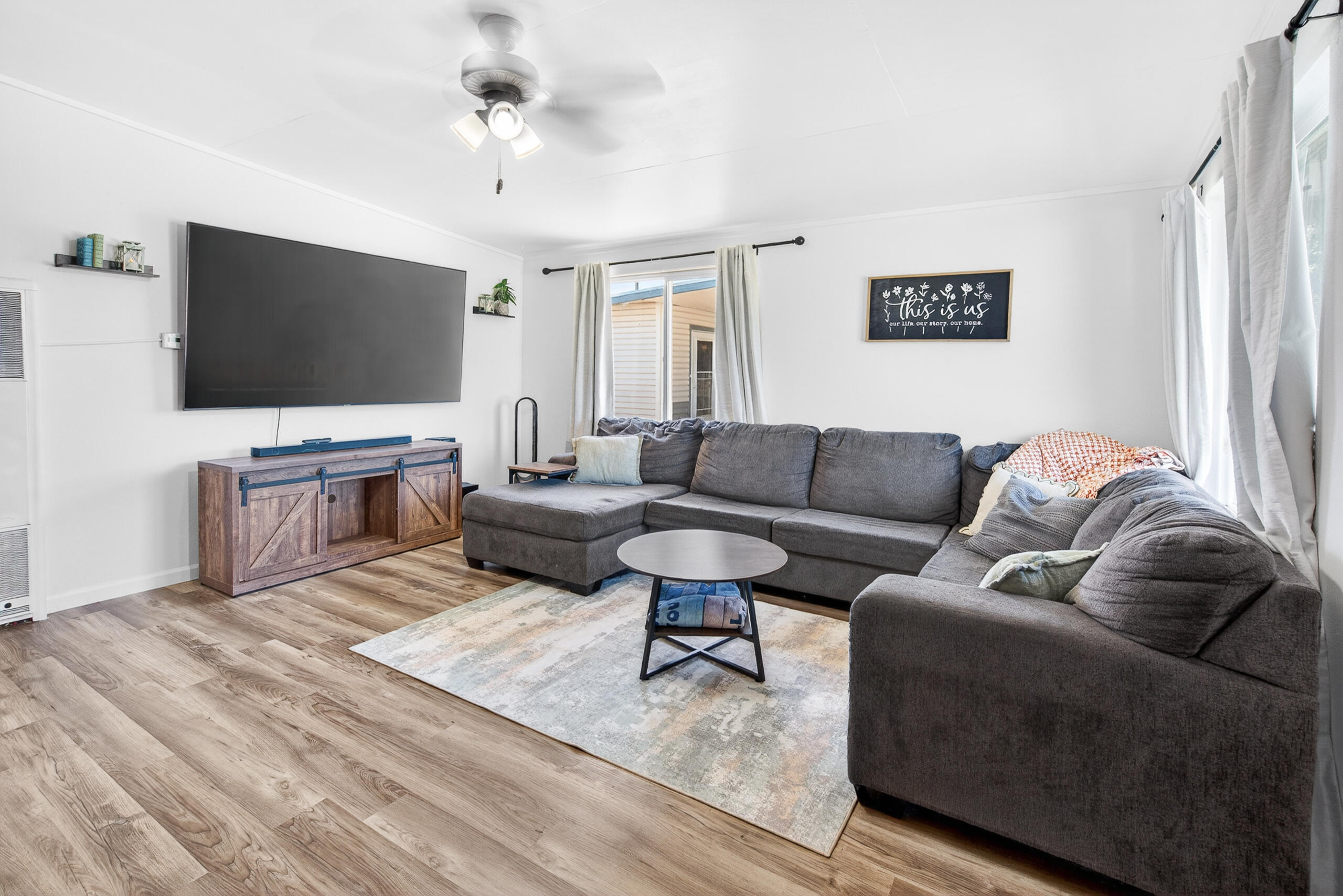 915 Neville St, Hanford, CA 93230