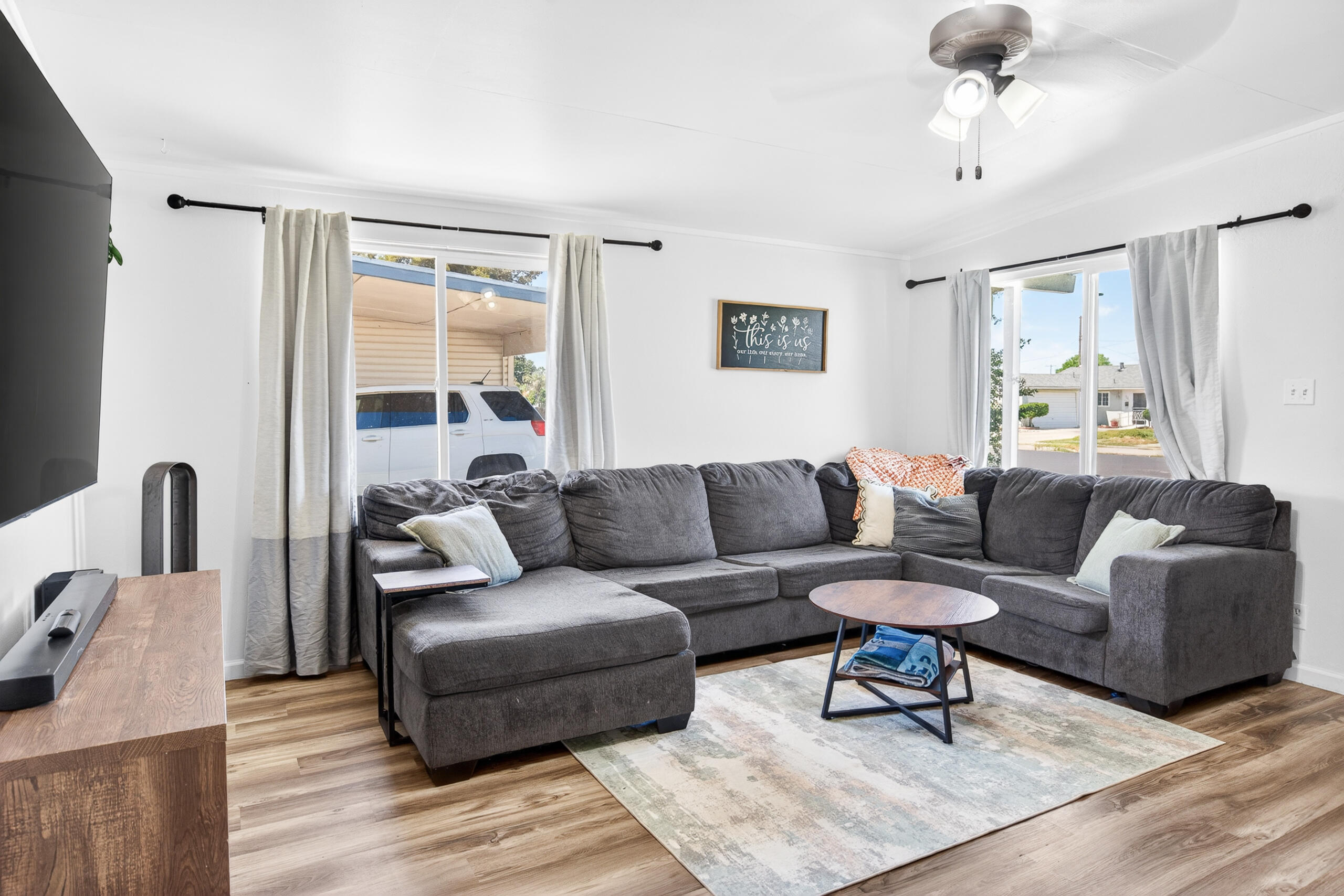 915 Neville St, Hanford, CA 93230