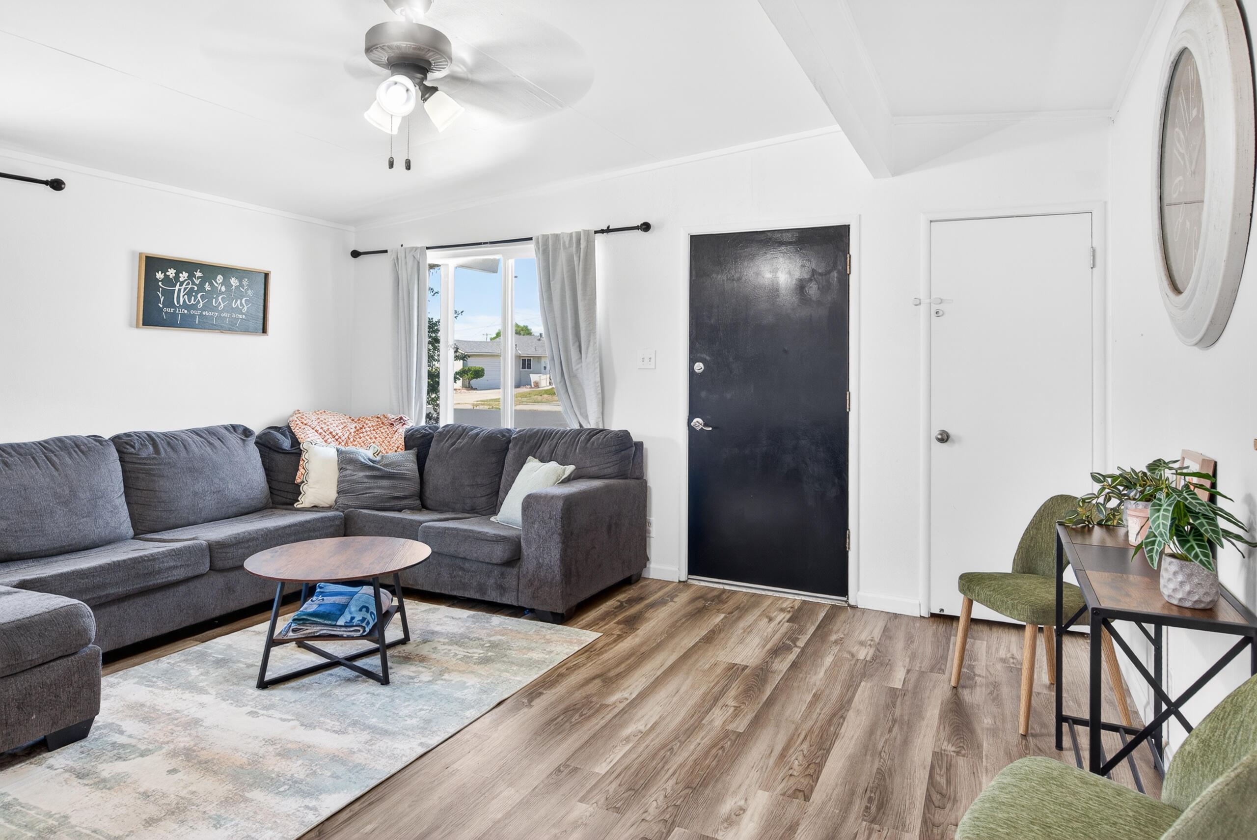 915 Neville St, Hanford, CA 93230