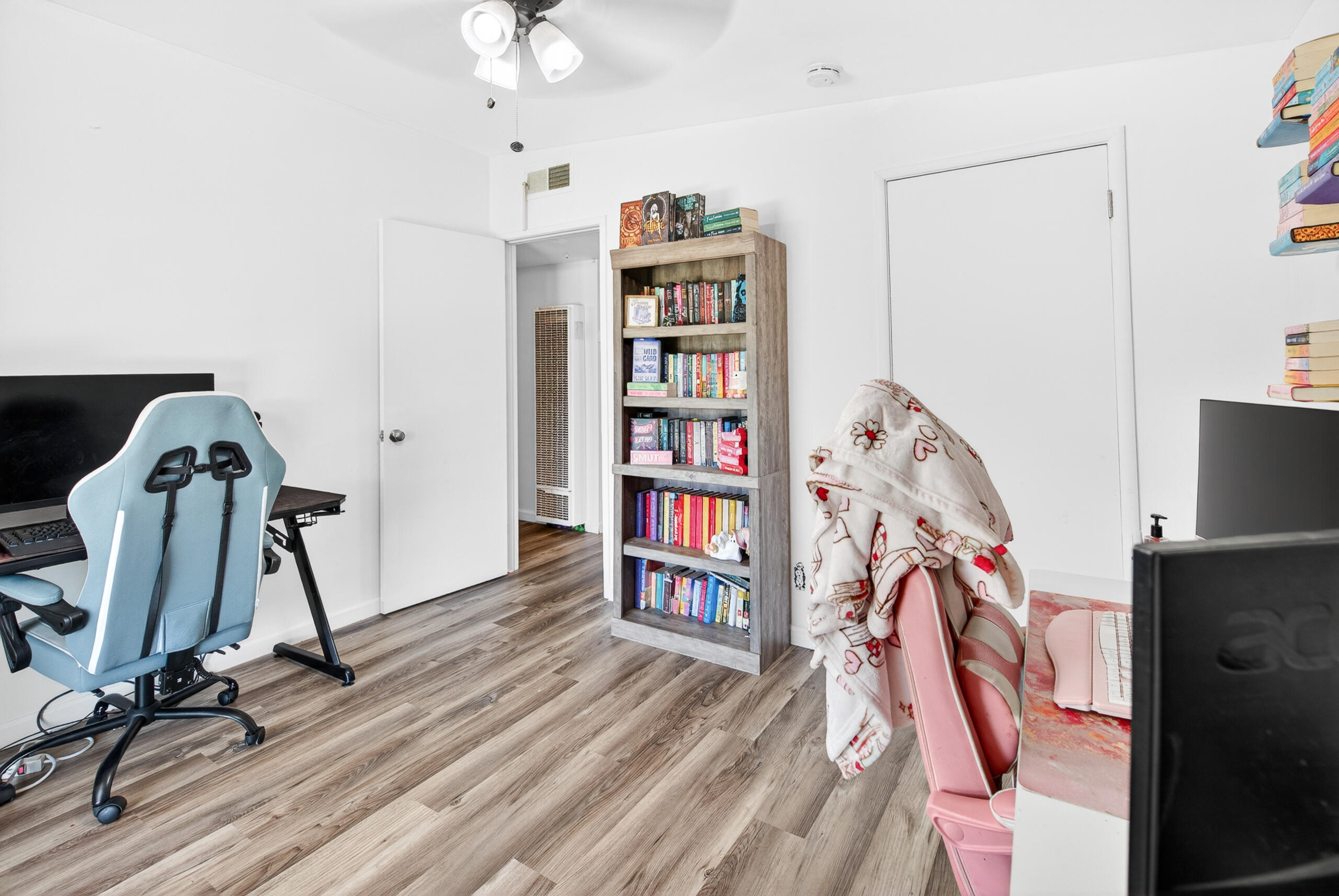 915 Neville St, Hanford, CA 93230