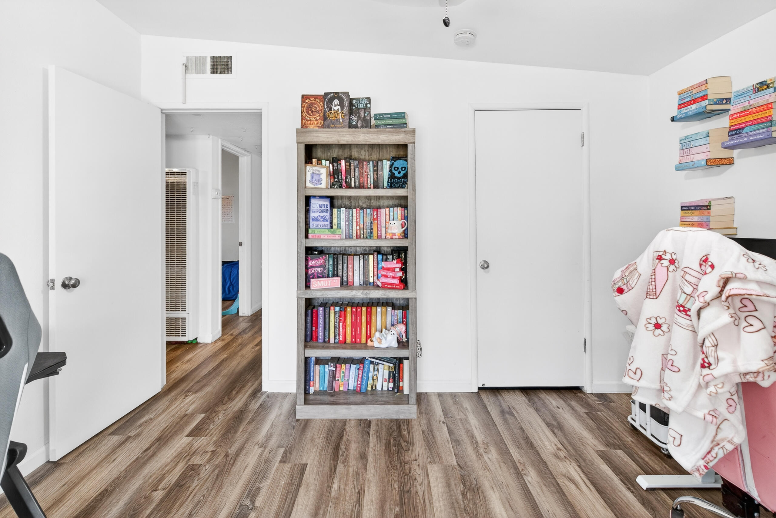 915 Neville St, Hanford, CA 93230