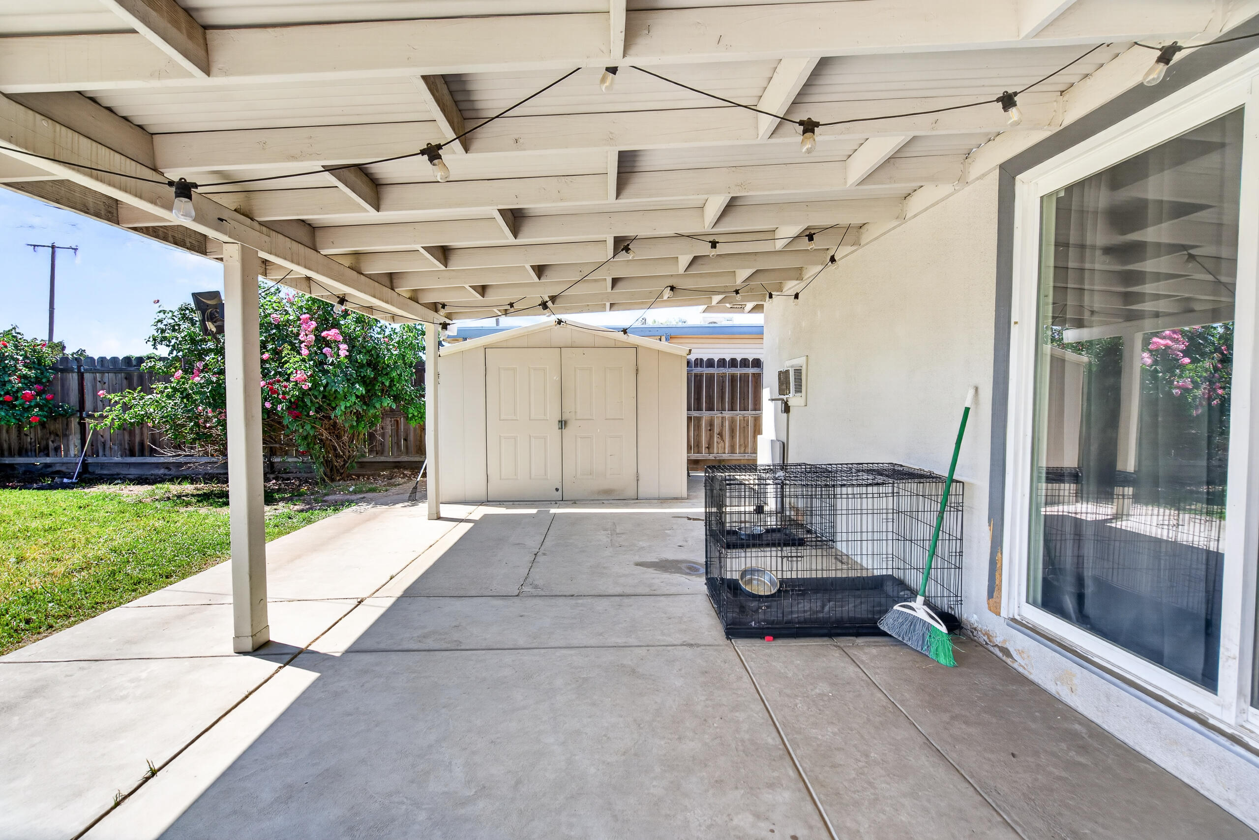 915 Neville St, Hanford, CA 93230