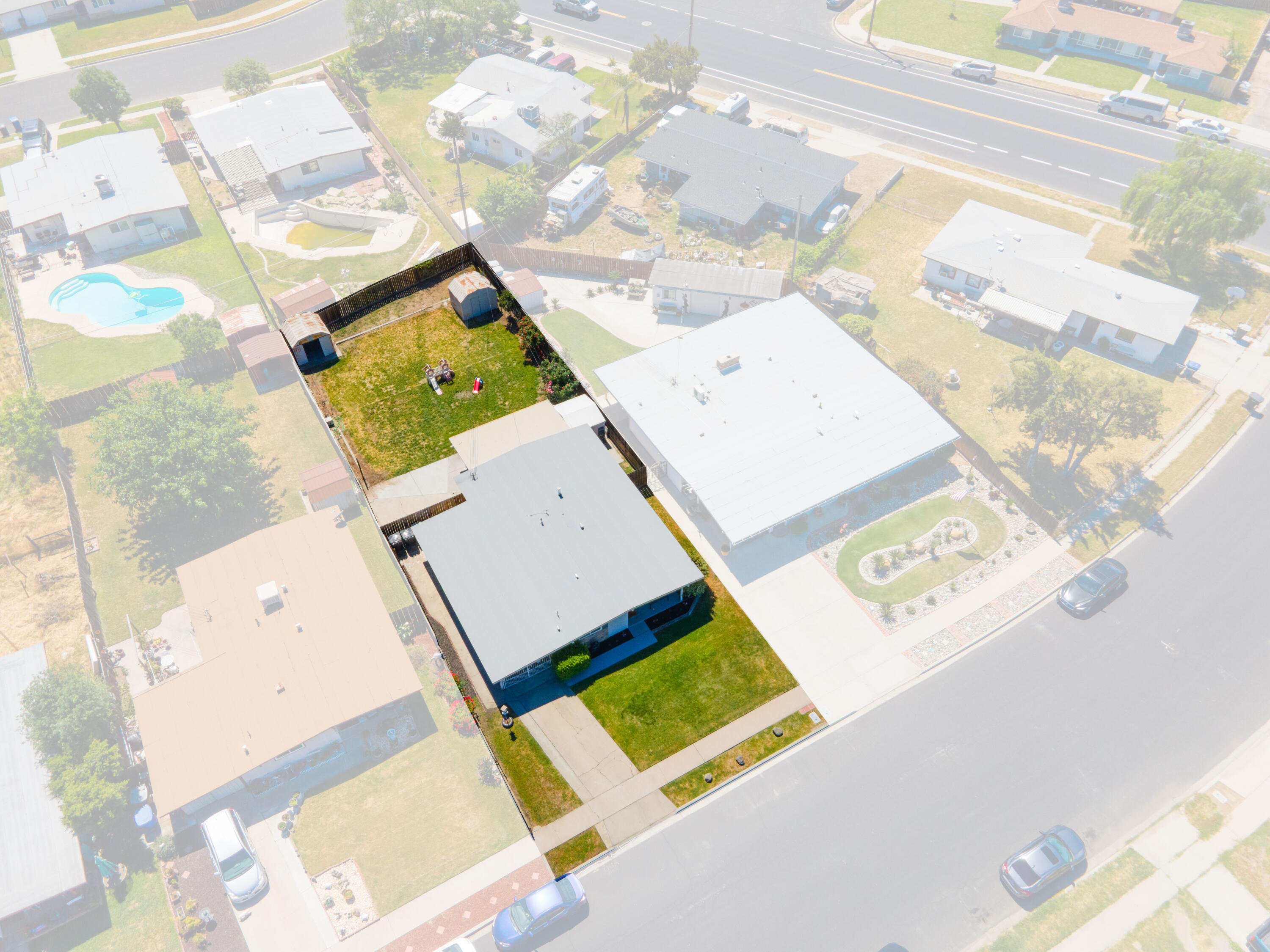 915 Neville St, Hanford, CA 93230