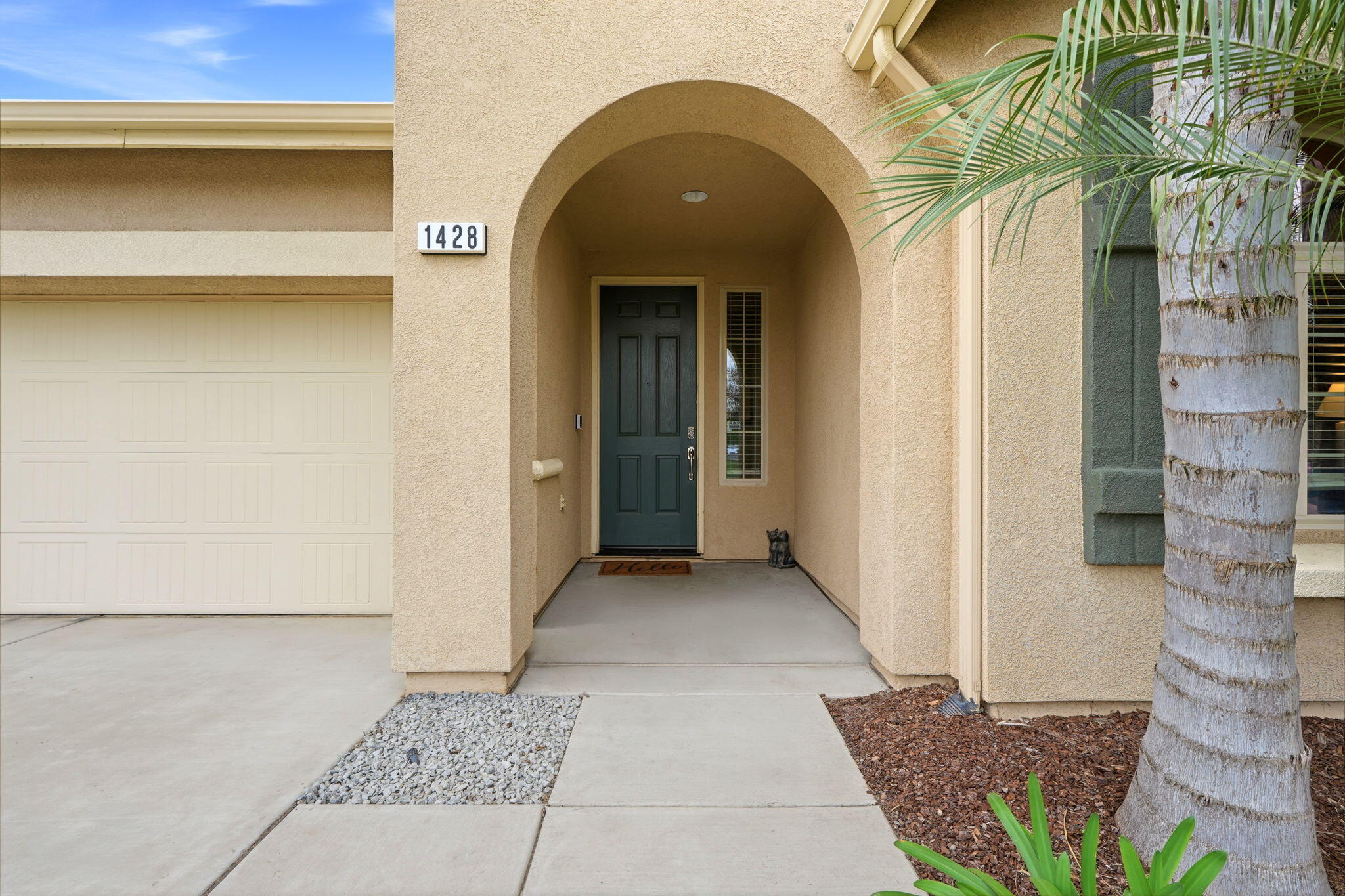 1428 N Leila St, Visalia, CA 93291