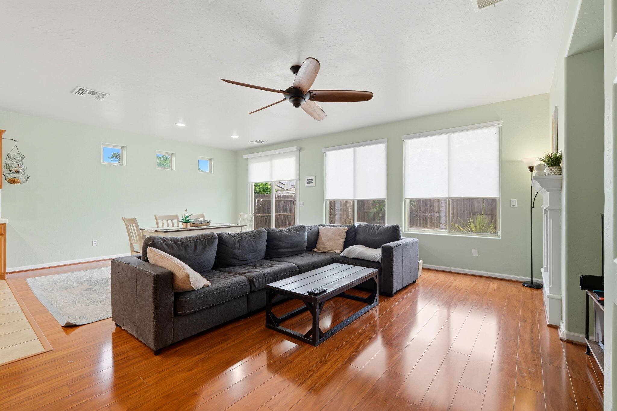 1428 N Leila St, Visalia, CA 93291