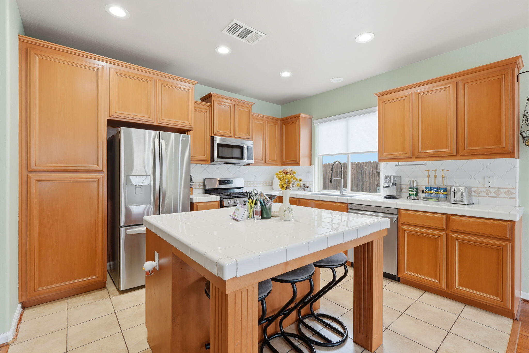 1428 N Leila St, Visalia, CA 93291