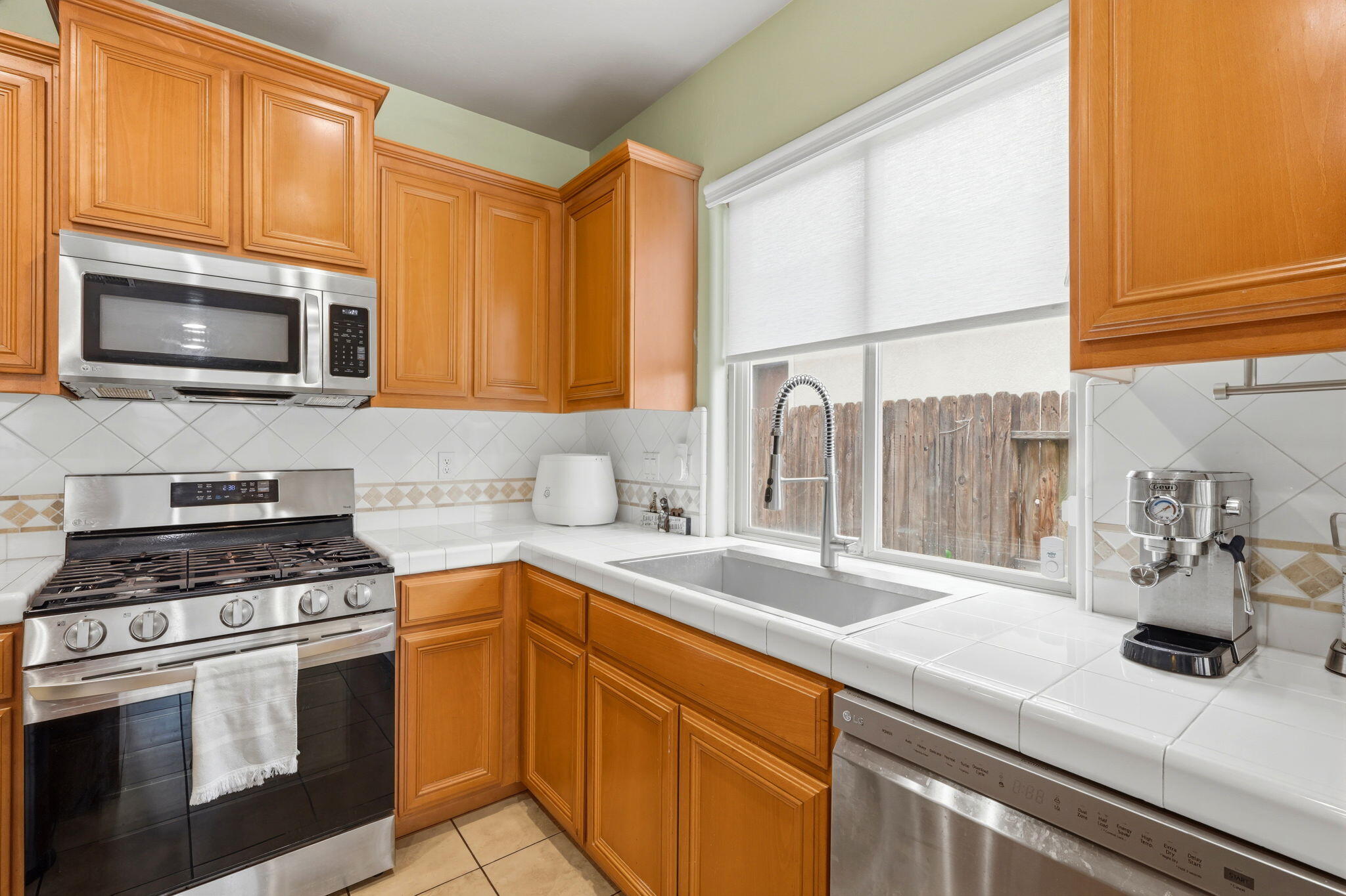 1428 N Leila St, Visalia, CA 93291