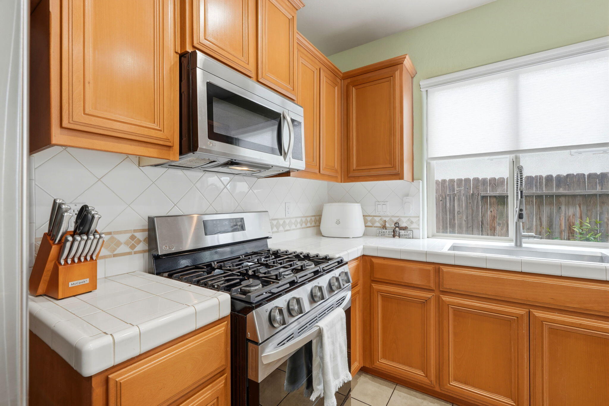 1428 N Leila St, Visalia, CA 93291