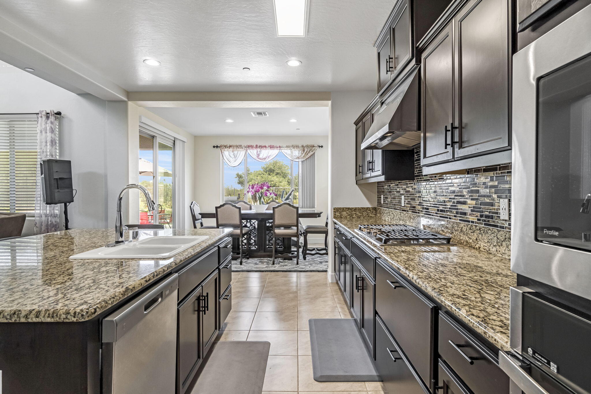 3405 W W Kamm Ave, Dinuba, CA 93618