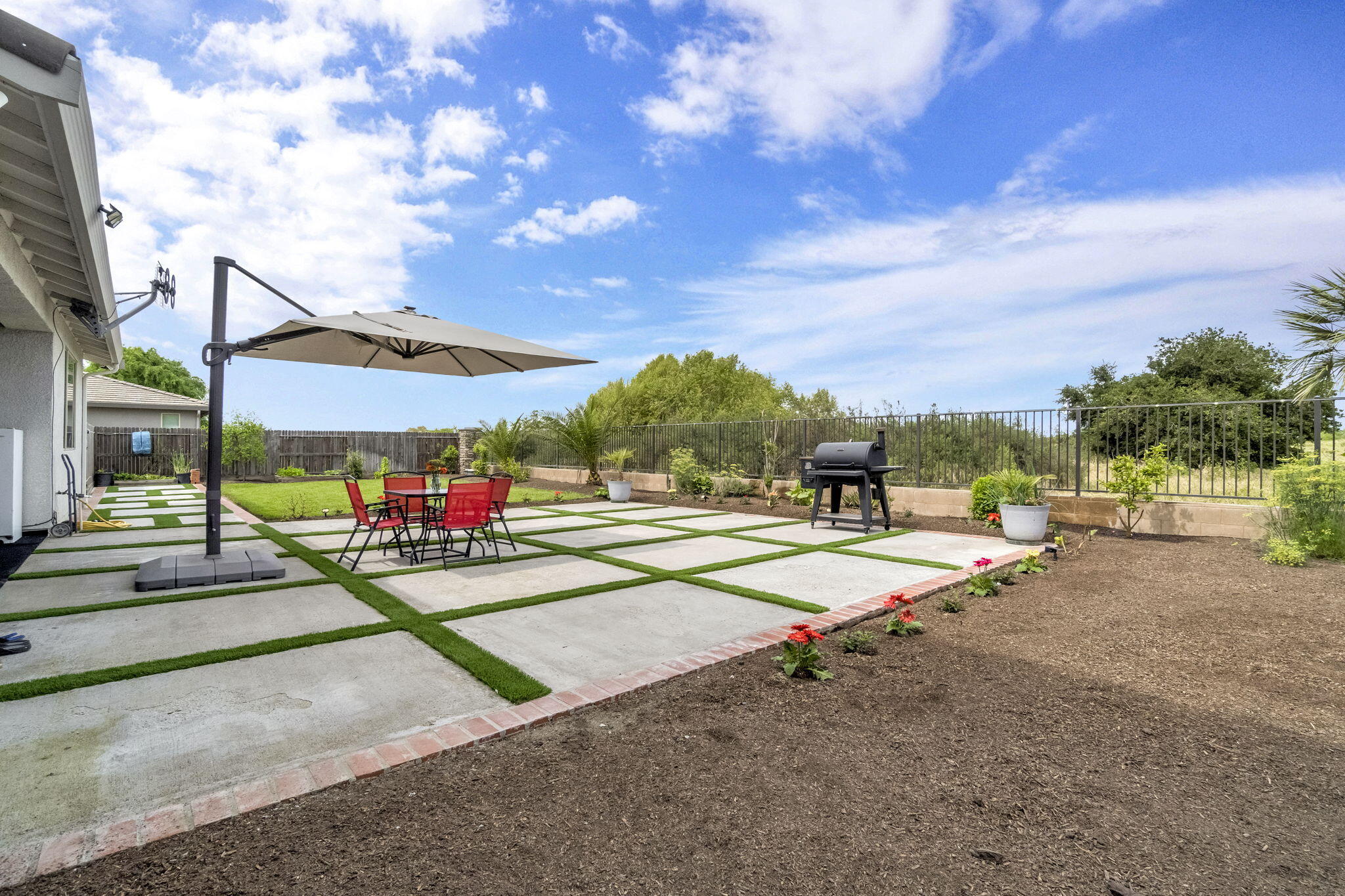 3405 W W Kamm Ave, Dinuba, CA 93618