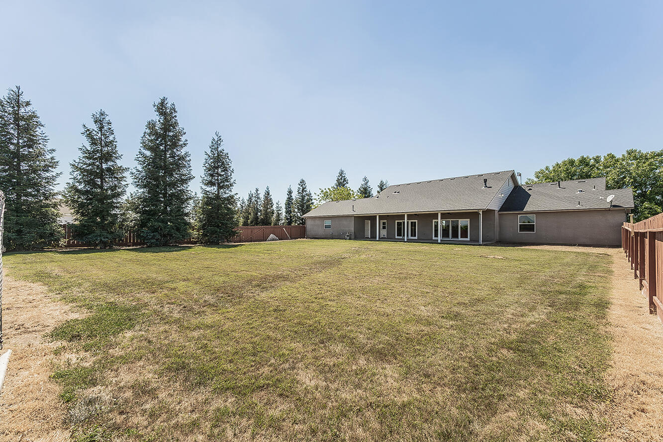 4350 Navelencia Ave, Reedley, CA 93654