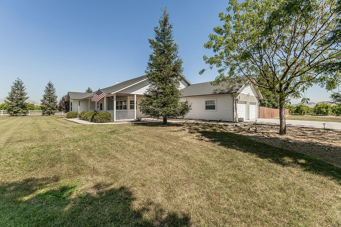 4350 Navelencia Ave, Reedley, CA 93654