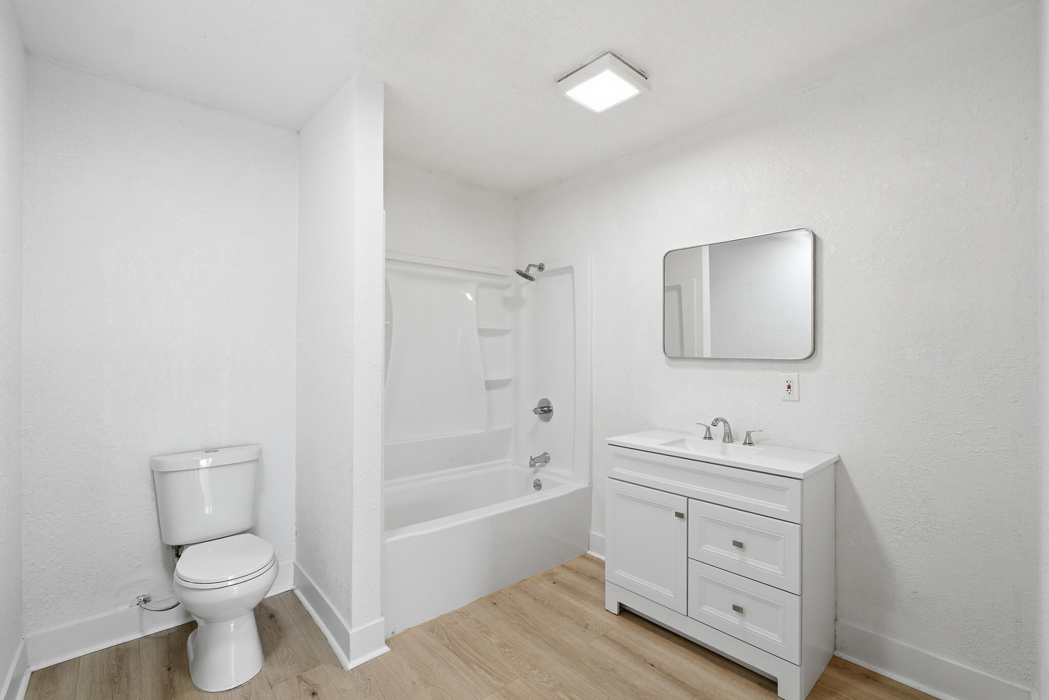 13787 Ave 232, Tulare, CA 93274