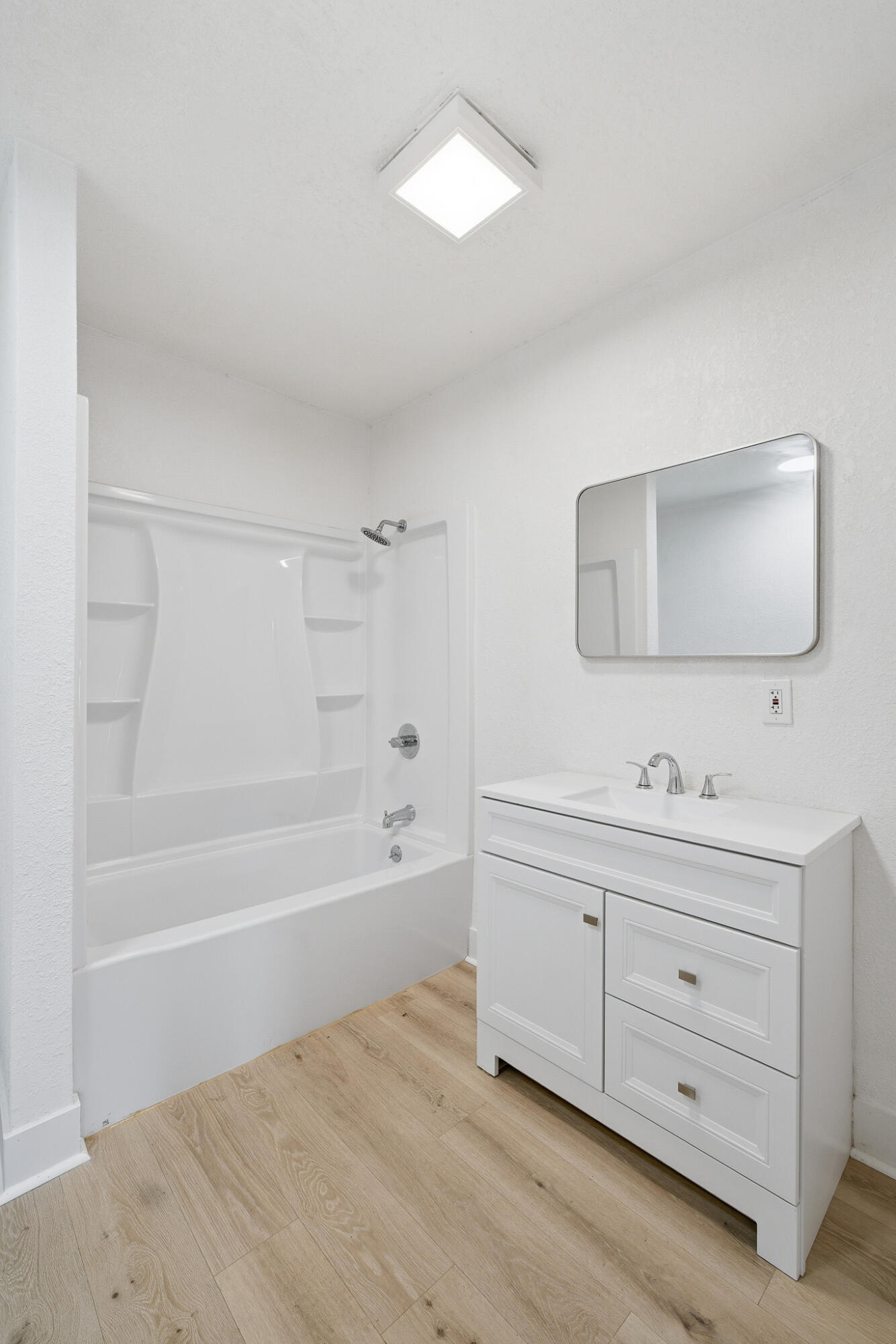 13787 Ave 232, Tulare, CA 93274