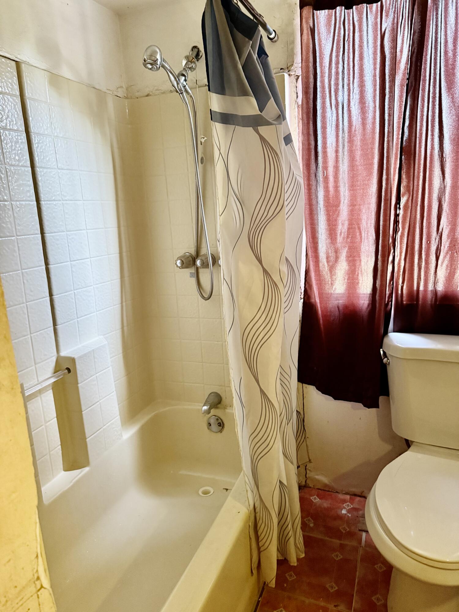 585 S Valencia Blvd, Woodlake, CA 93286