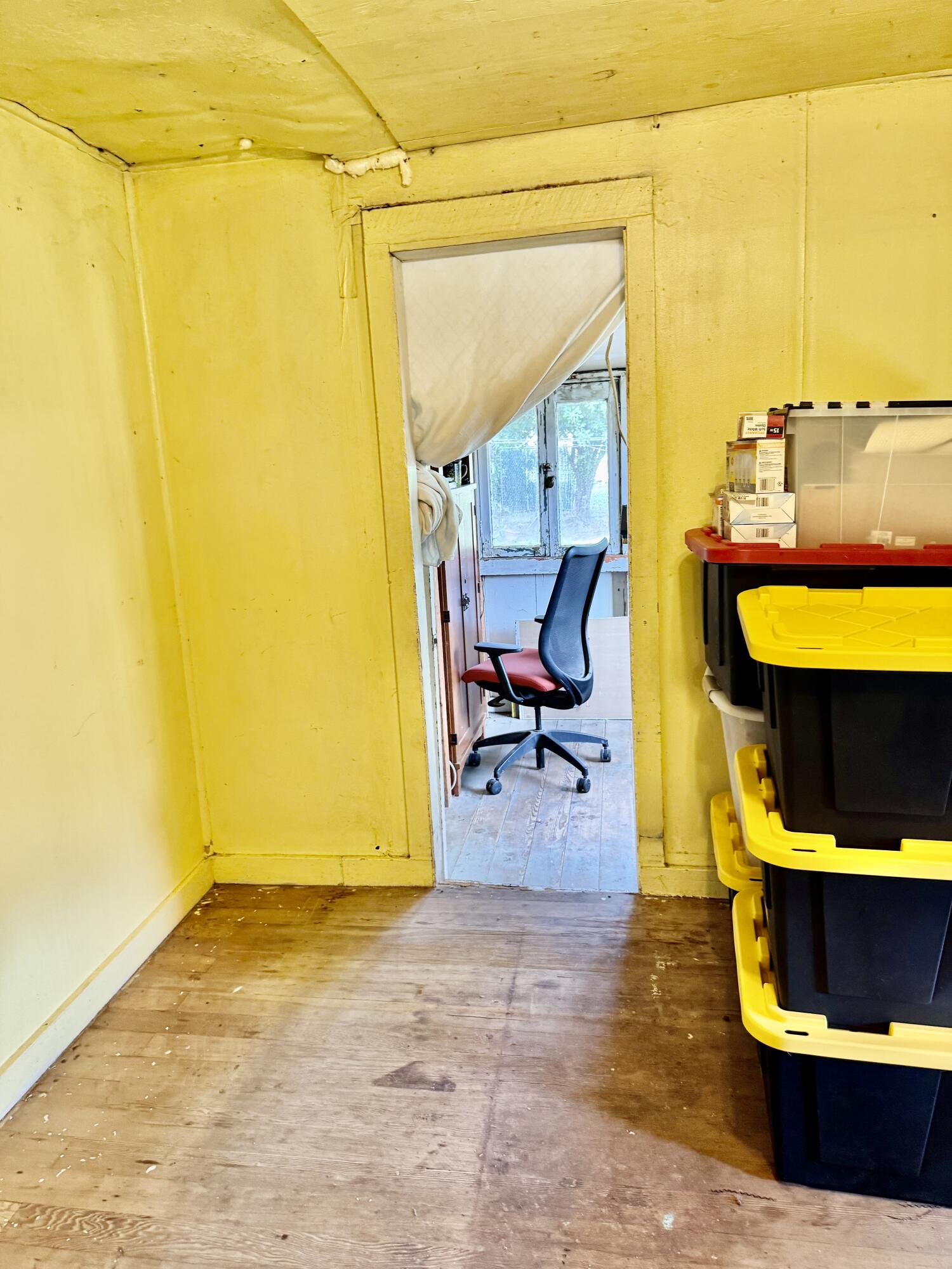 585 S Valencia Blvd, Woodlake, CA 93286