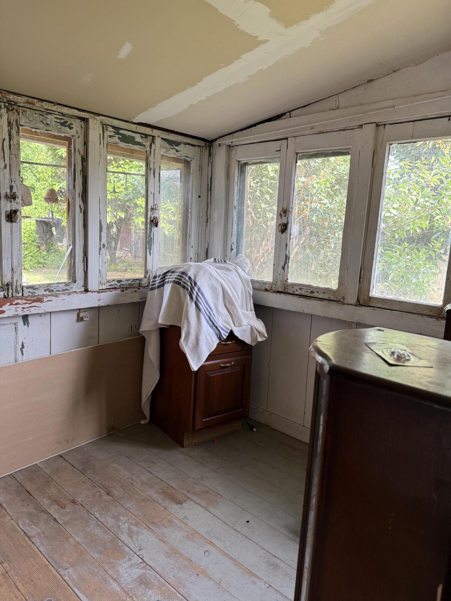 585 S Valencia Blvd, Woodlake, CA 93286