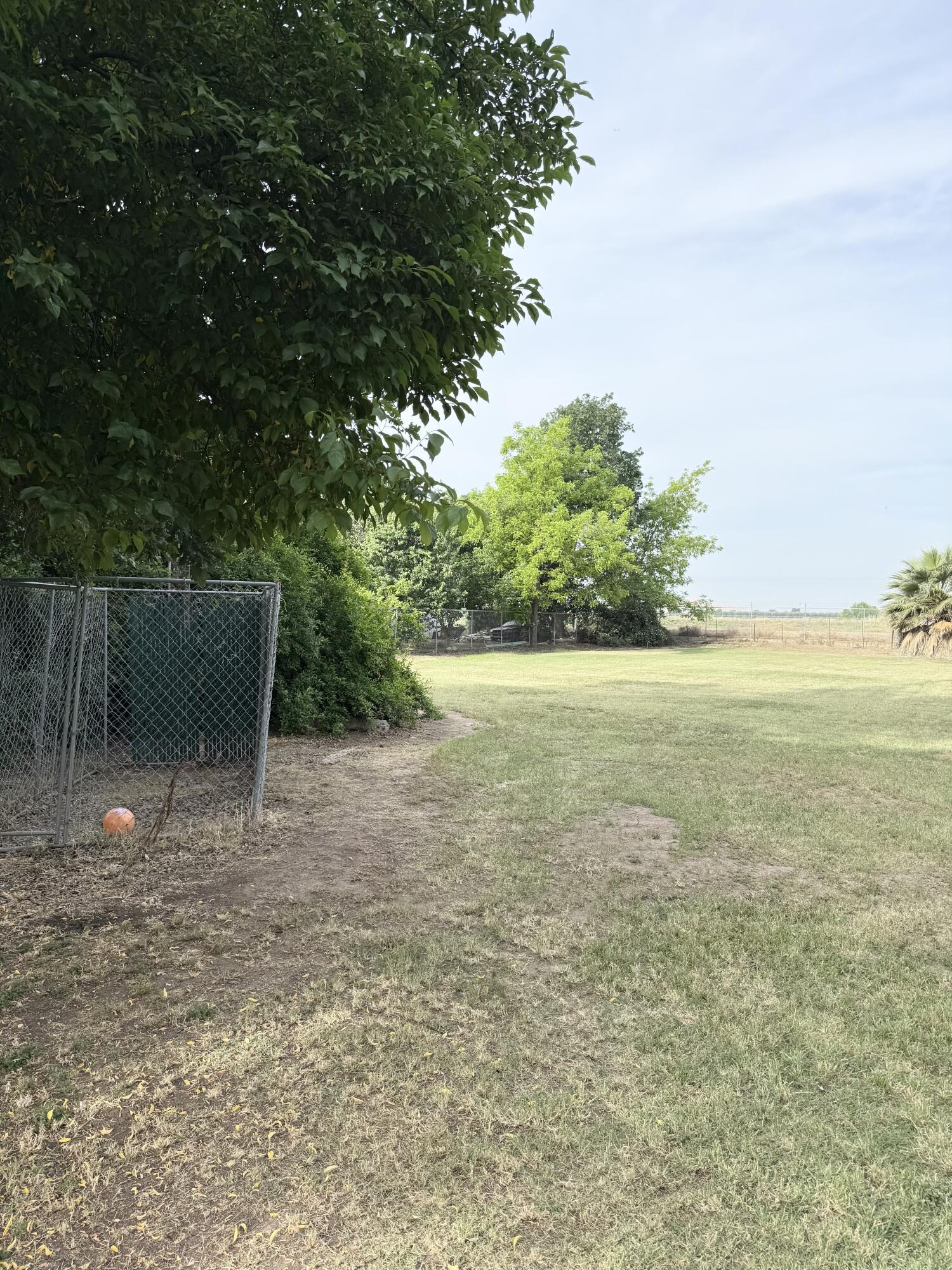 585 S Valencia Blvd, Woodlake, CA 93286