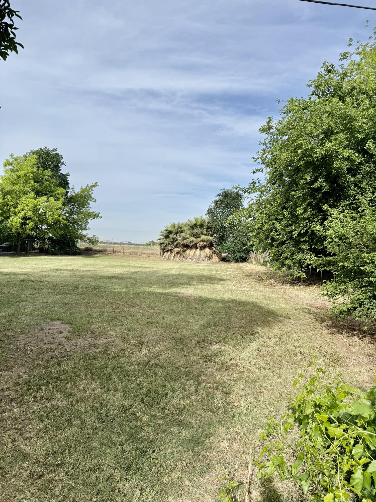 585 S Valencia Blvd, Woodlake, CA 93286