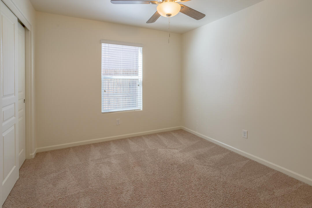 1643 N Grand Ct, Visalia, CA 93292