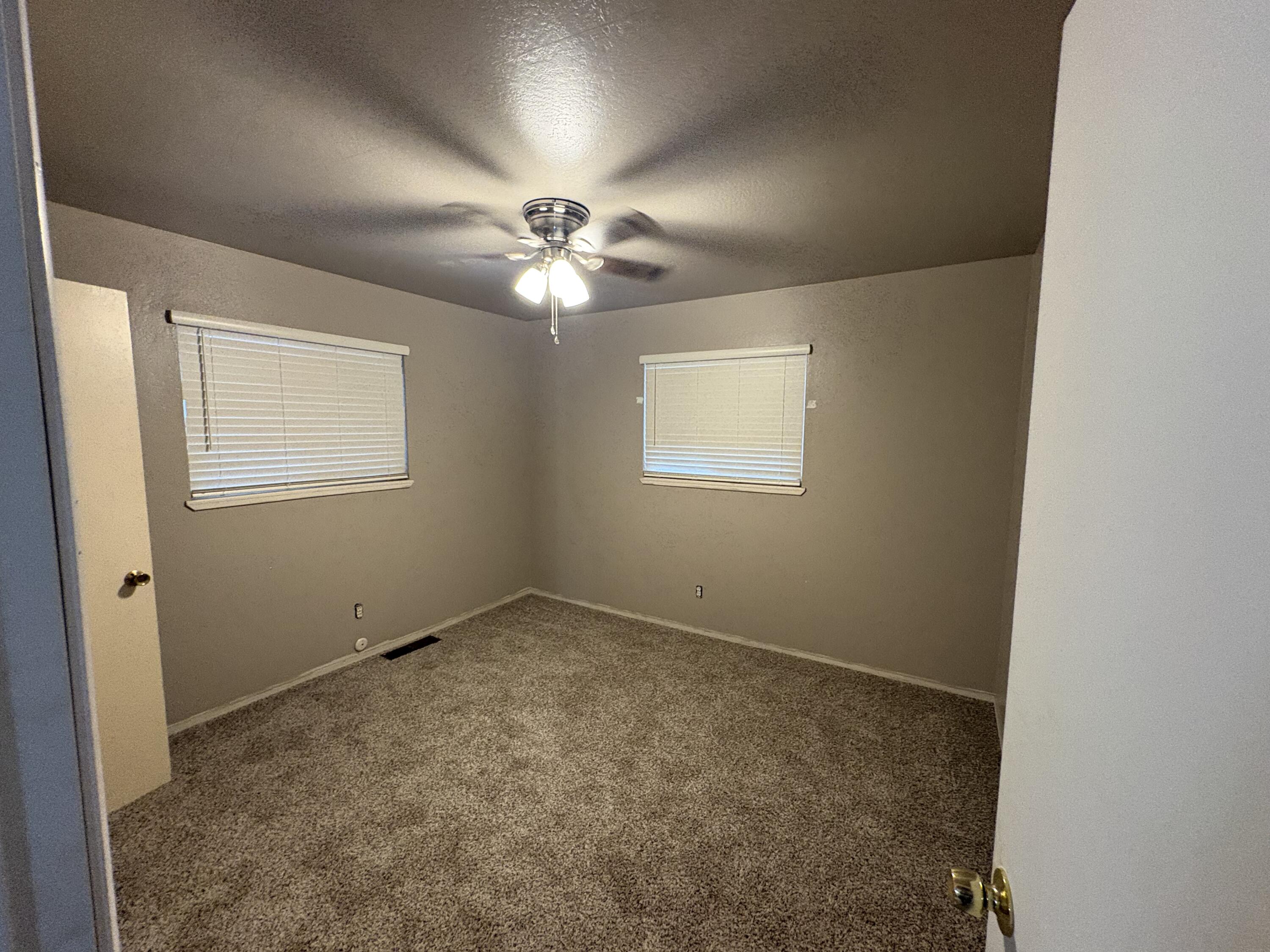 1109 W Riggin Ave, Visalia, CA 93291