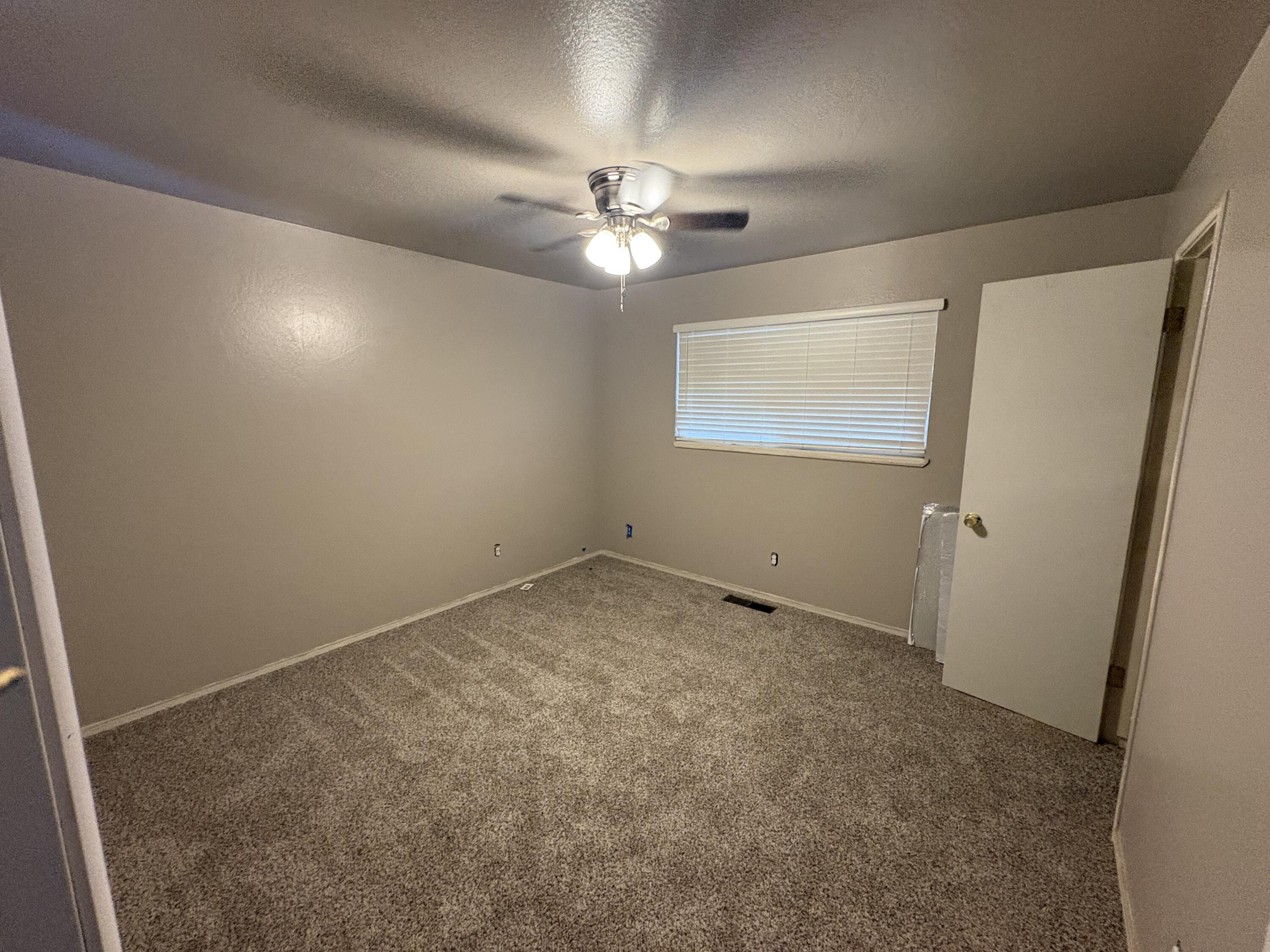 1109 W Riggin Ave, Visalia, CA 93291