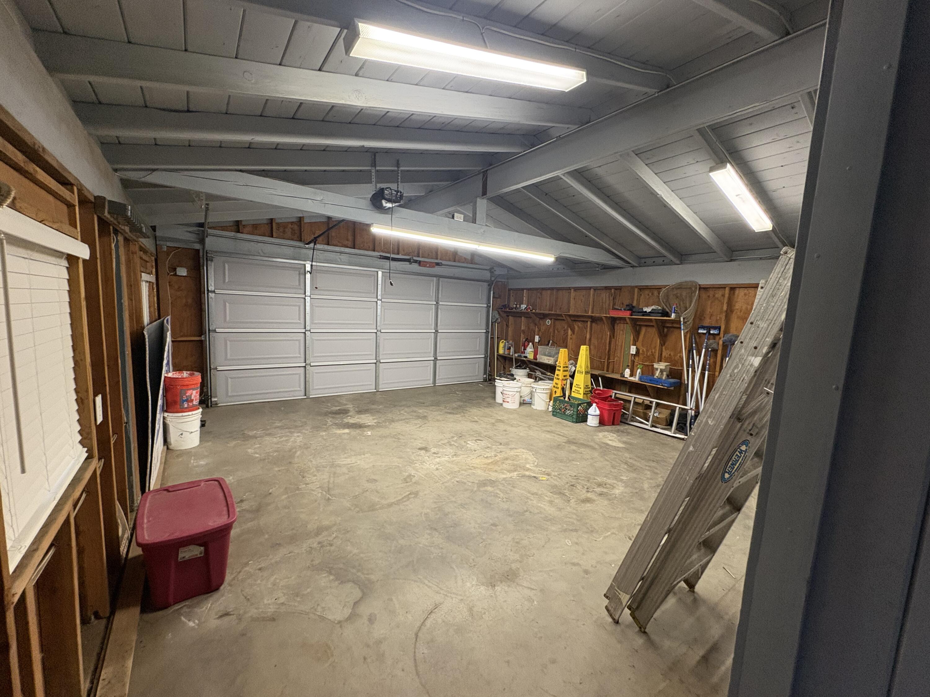 1109 W Riggin Ave, Visalia, CA 93291