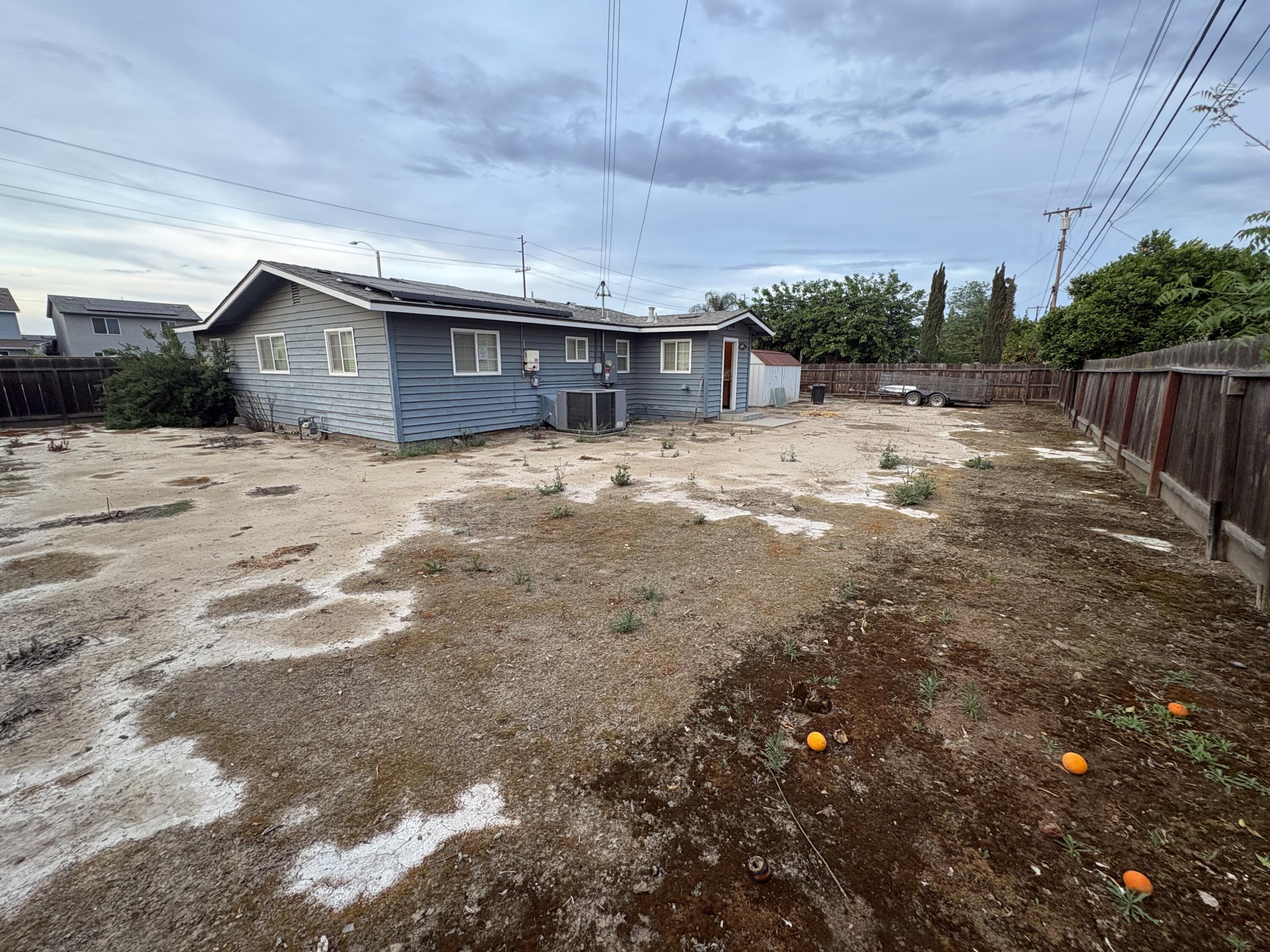 1109 W Riggin Ave, Visalia, CA 93291