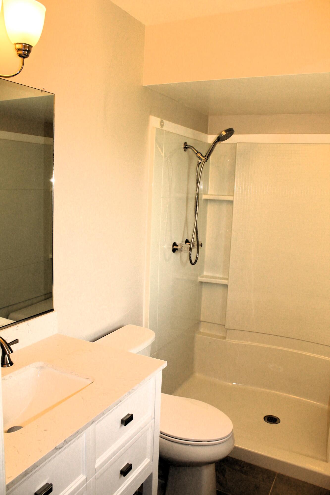 610 Wellington St, Porterville, CA 93257